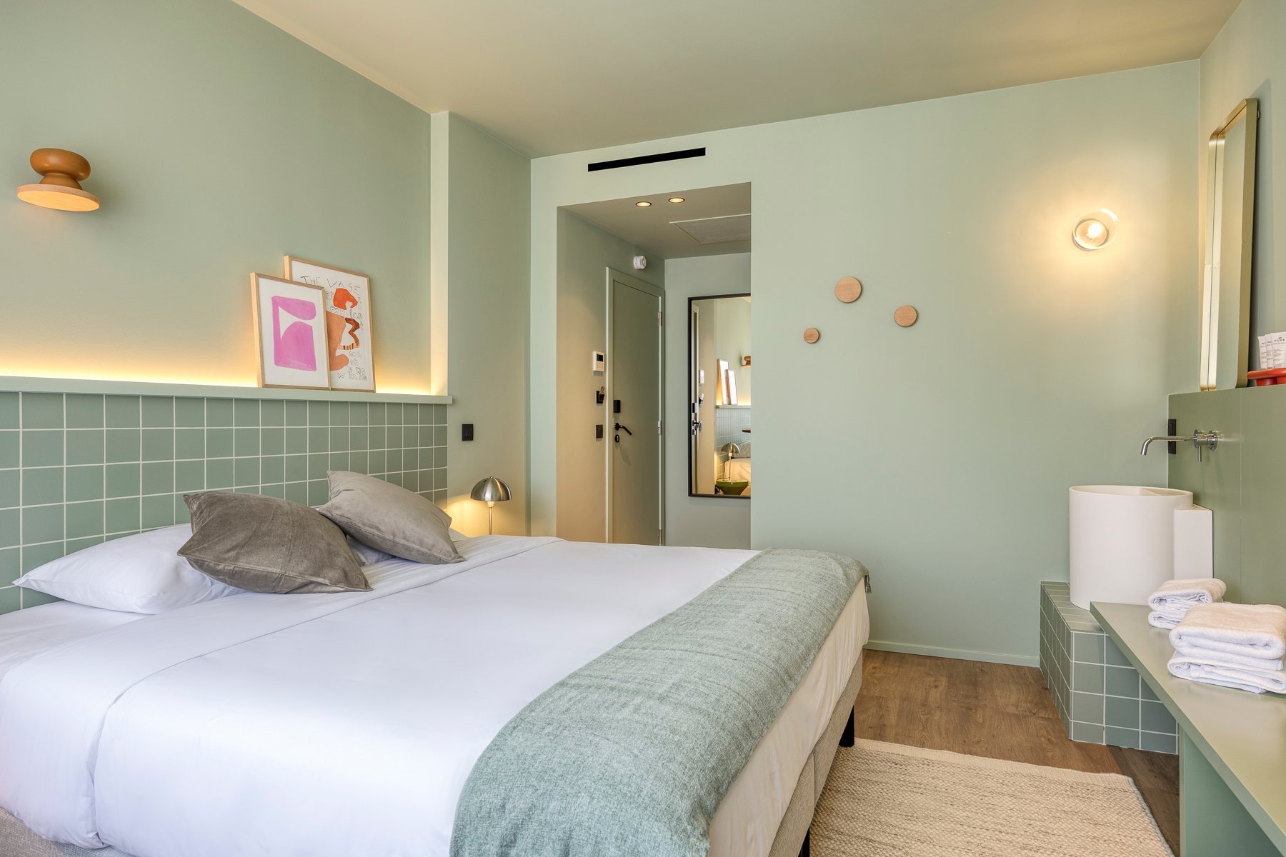 b4b83c22-8e21-4550-90e9-e3cb981650e1