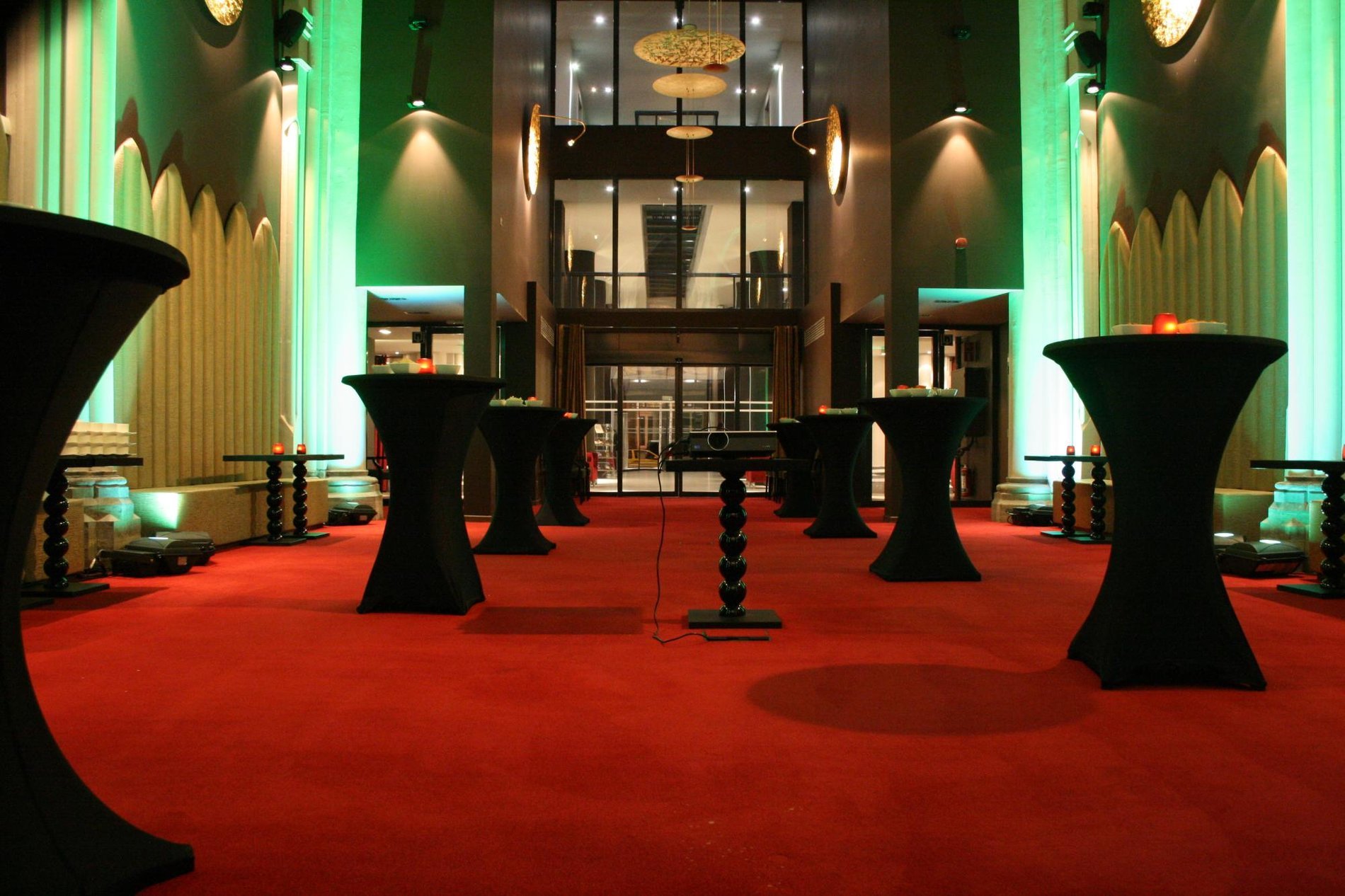 Receptie in het schip van Martin's Patershof, een unieke en bijzondere locatie in Mechelen.