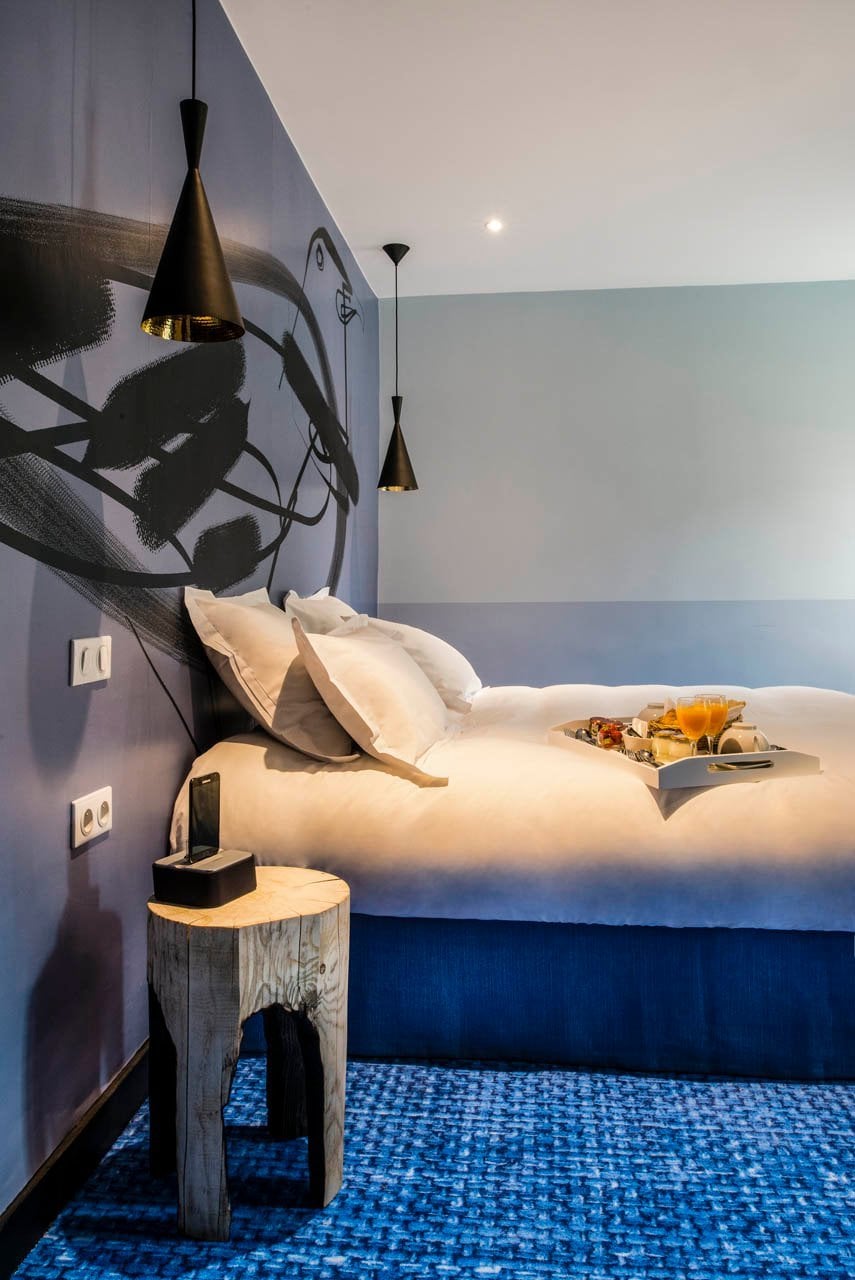 Chambre classique de l'Hôtel Jules César à Arles