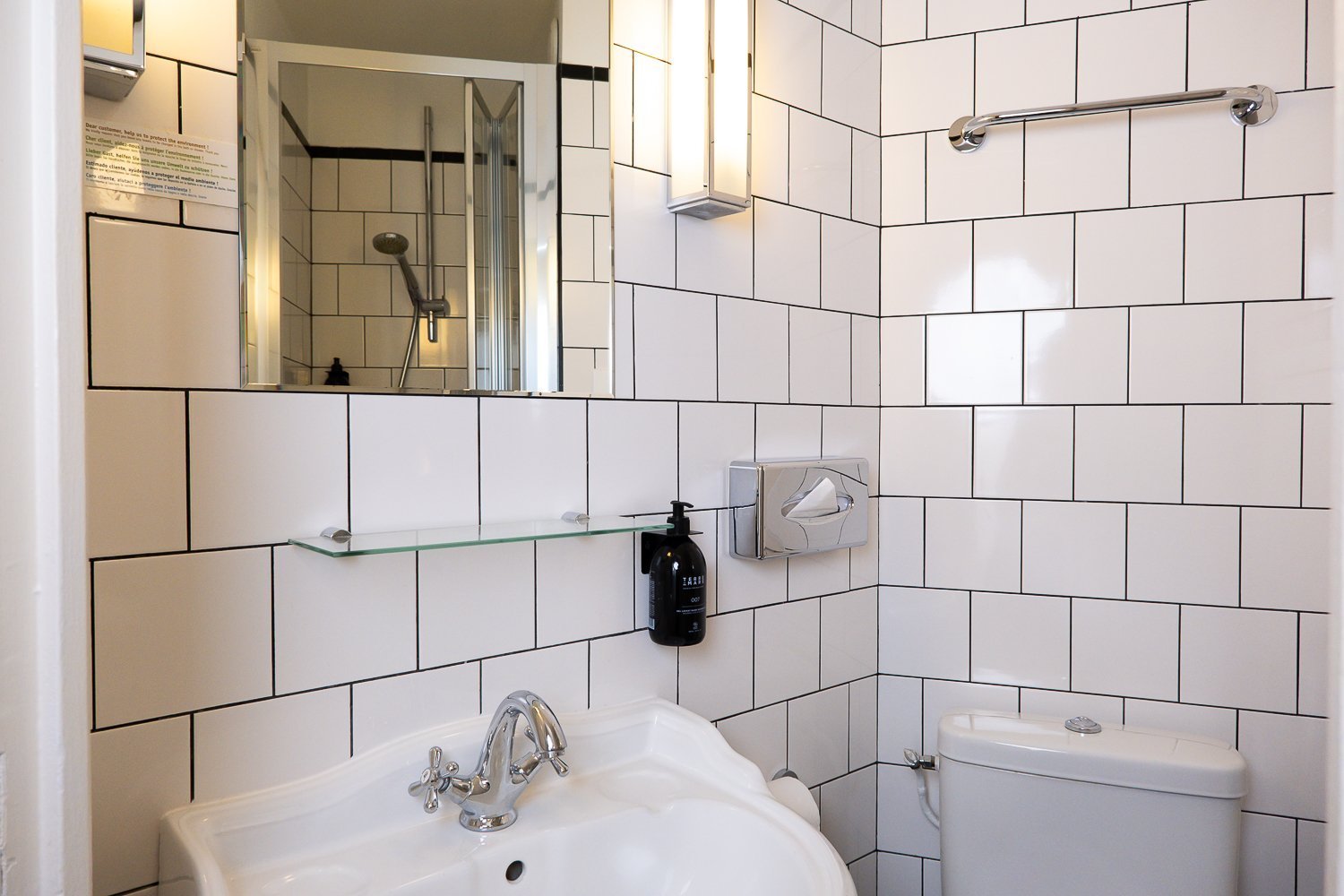 Hotel Basss│Paris│Bathroom