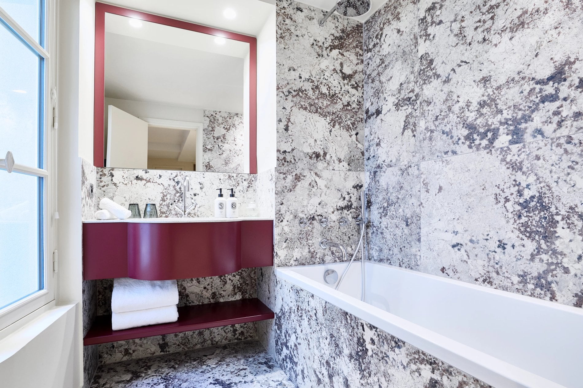 b64a6e60-c7c3-4eda-b9dc-e6feadd11f6e