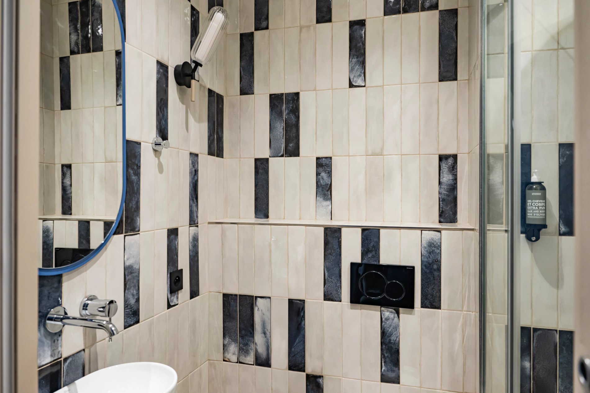 b6810869-83f4-4145-9ed1-38196f06a588