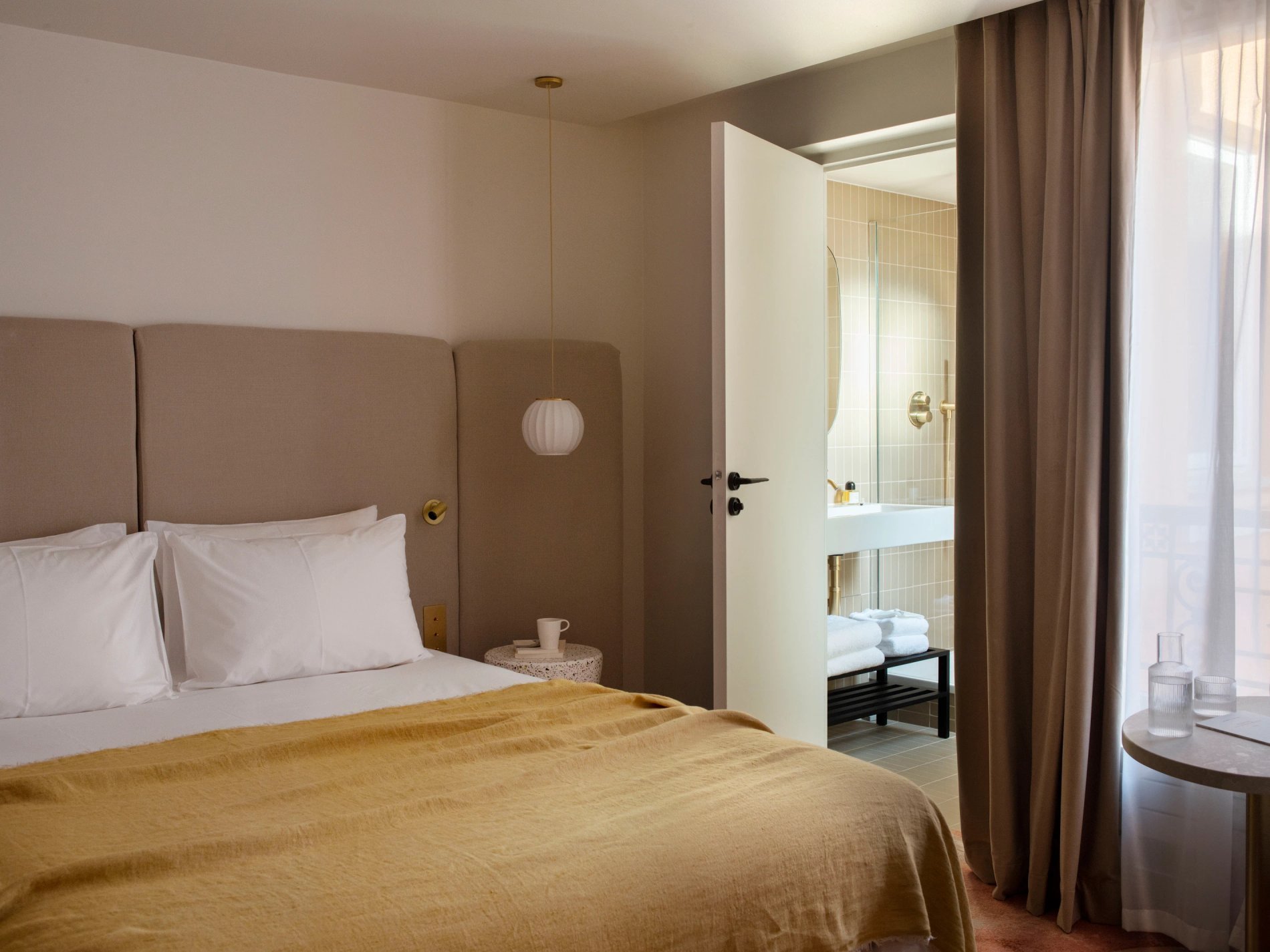 NUAGE | Bed in the Superior room