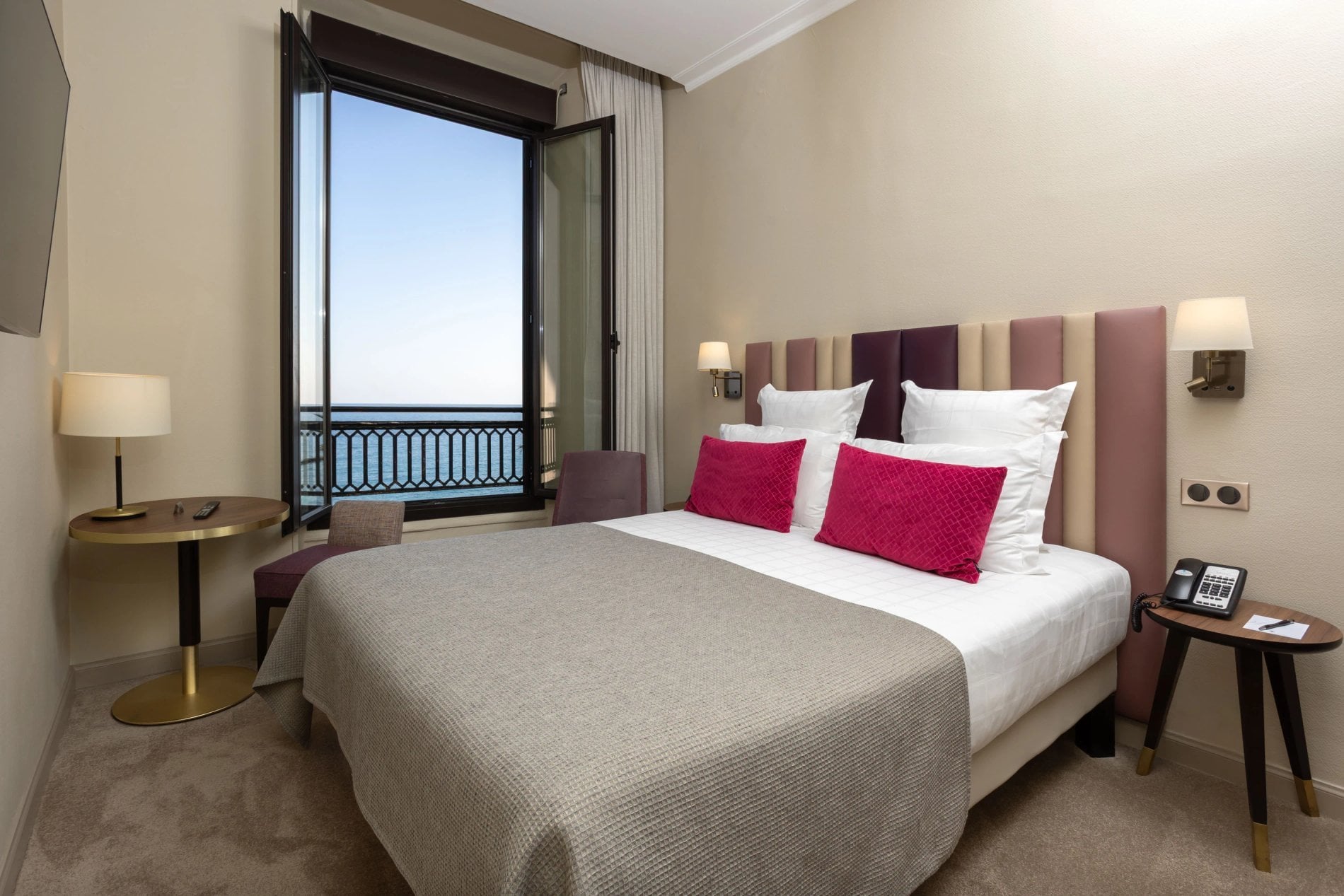 b805c12e-288e-4843-b272-543de10a316e