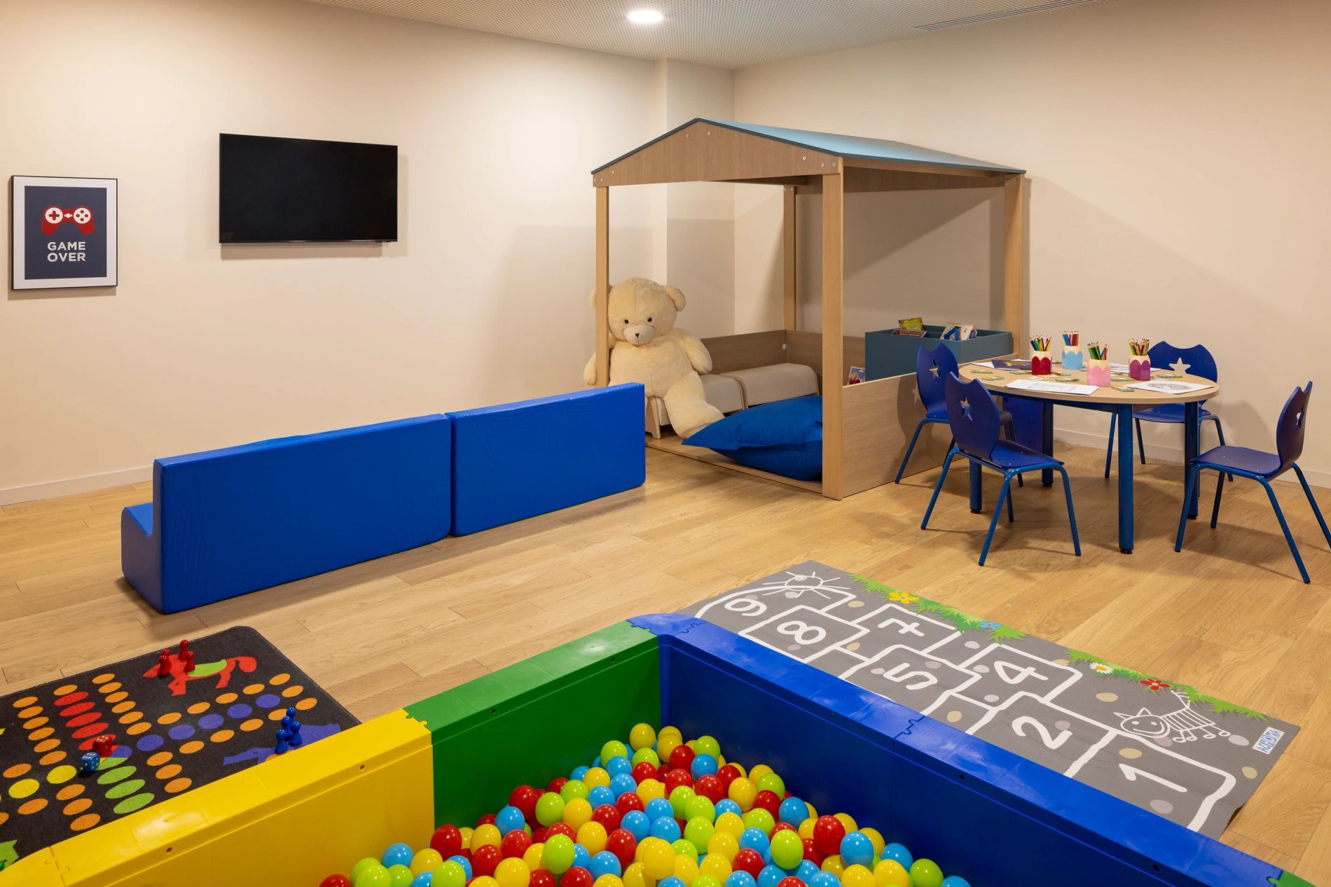 b81f91fe-5dfc-46a0-b148-a81fff6a4765