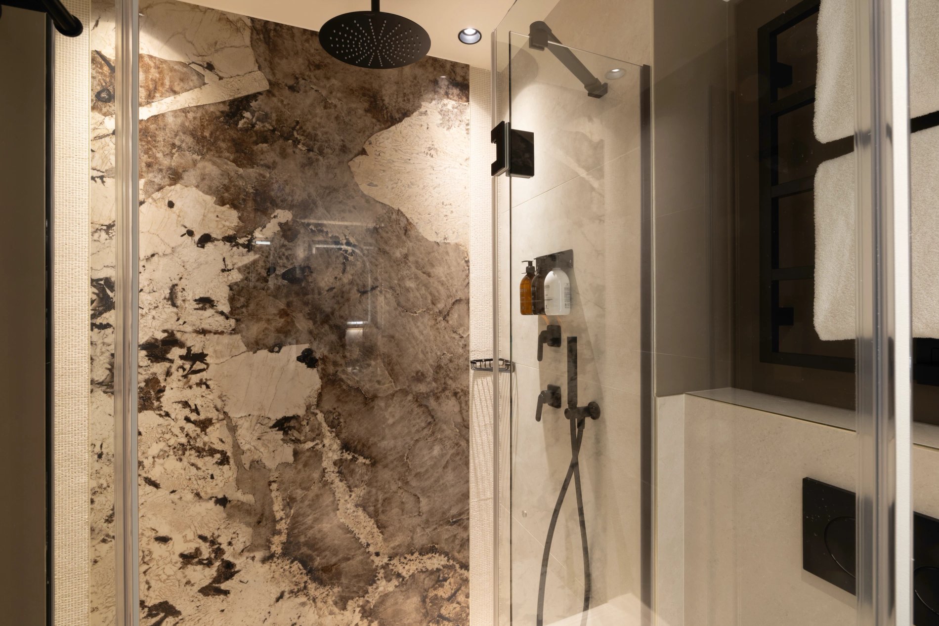 Hotel L'Ormaie Superior Balcony Room Bathroom