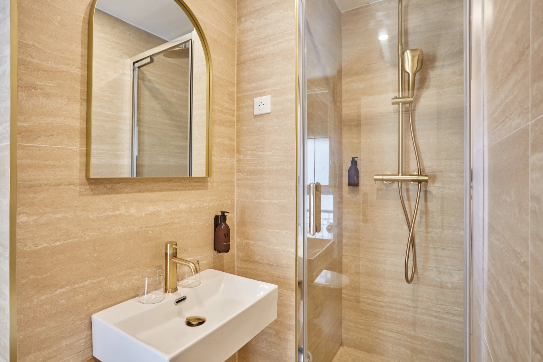 b8796b6c-6b41-40ed-be20-230f592cfe4c