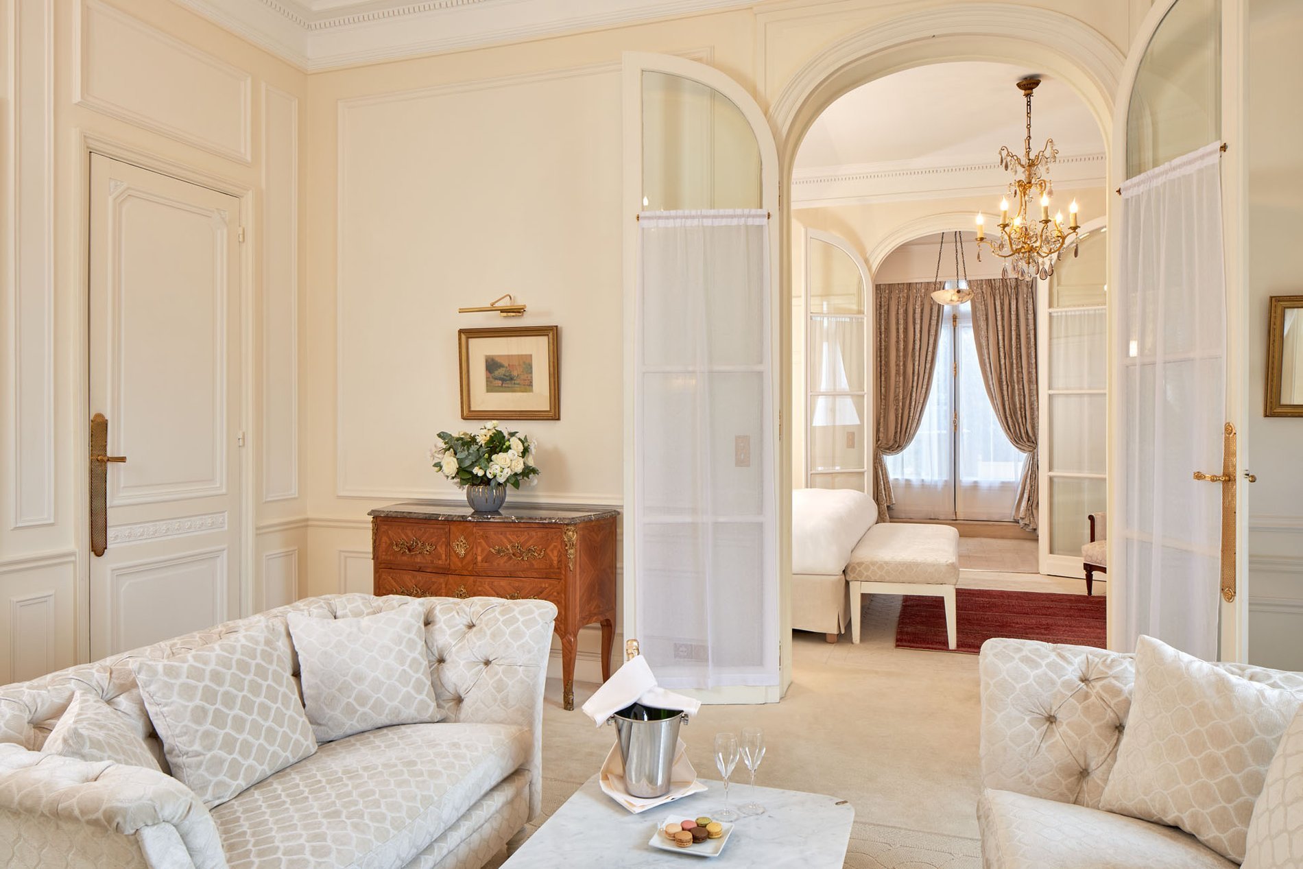 Hôtel Raphael | Arc de Triomphe terrace suite lounge