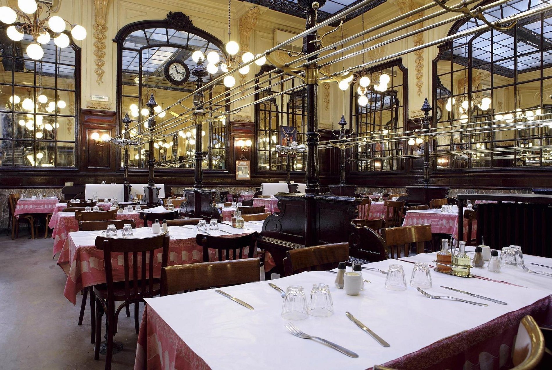 Der legendäre Gastraum des Bouillon Chartier in der Rue Montmartre, im Zentrum von Paris