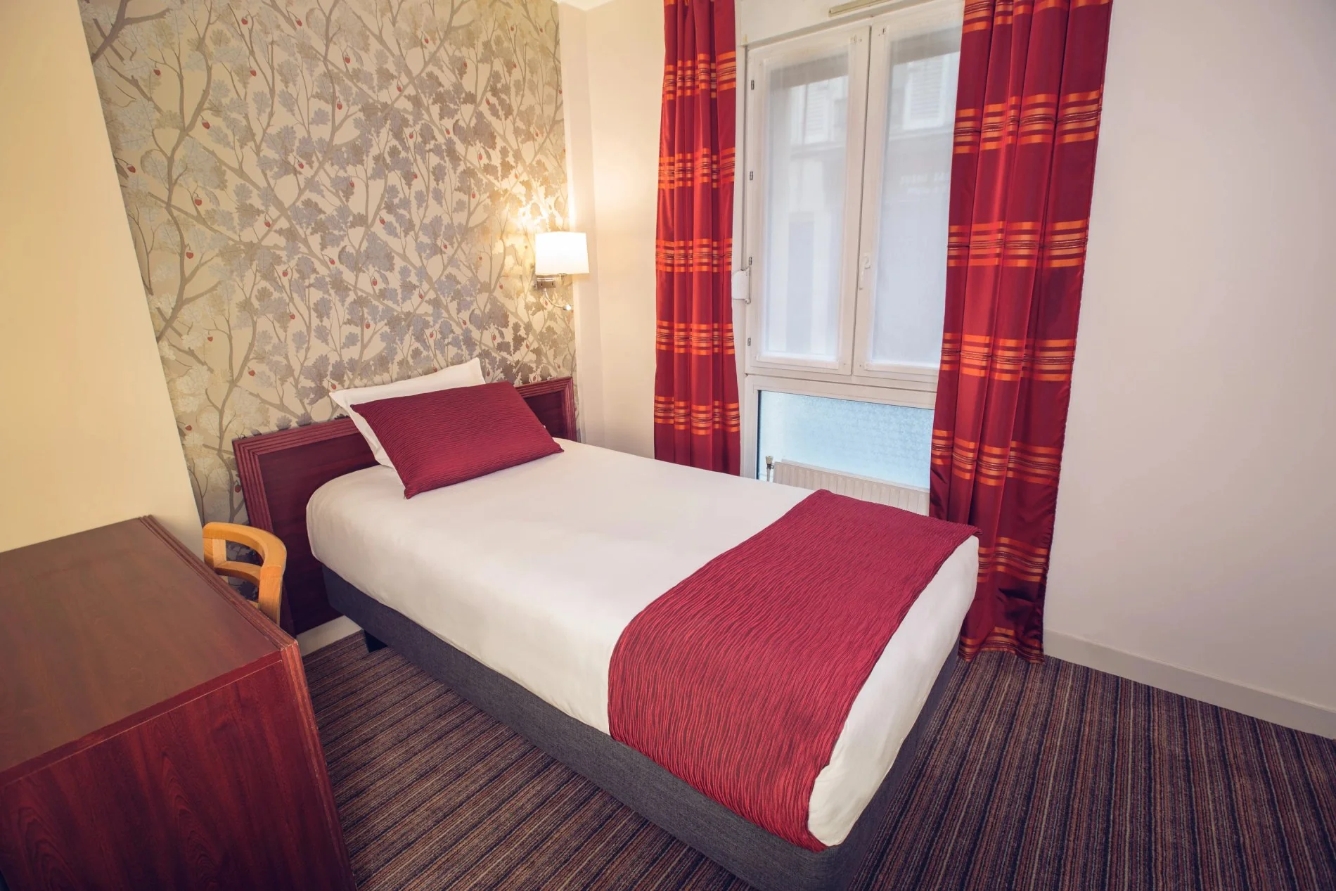 Chambre Confort Individuelle au Timhotel, avec lit confortable