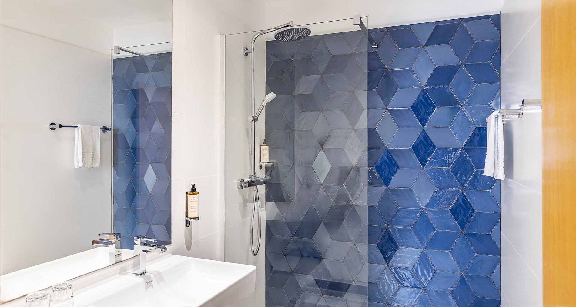 ba5c66e3-c2dd-49ee-b96a-64a9e7d1e74b