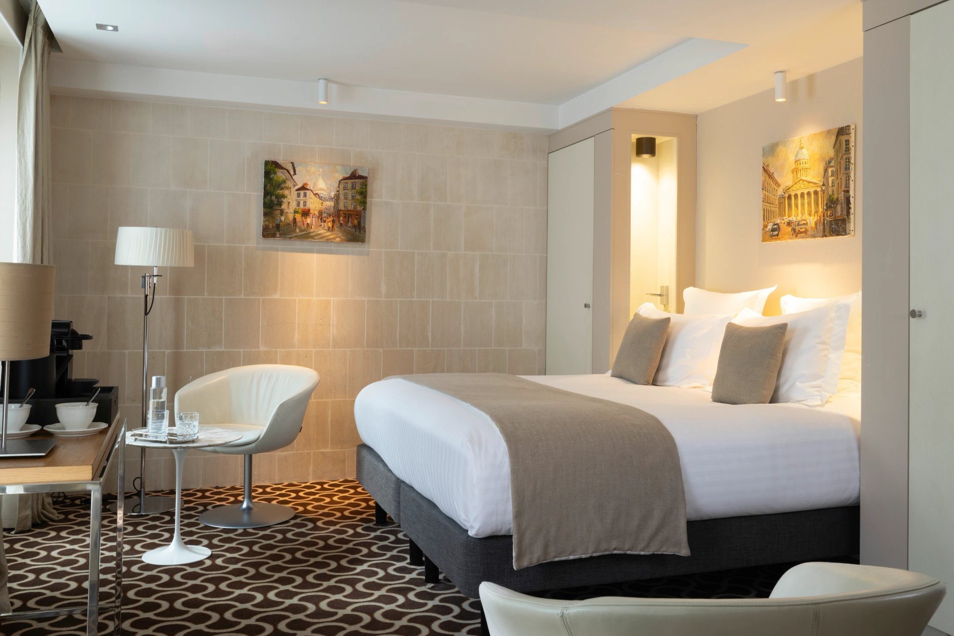 Hôtel Le Pradey Chambre Authentique Bureau Machine à café