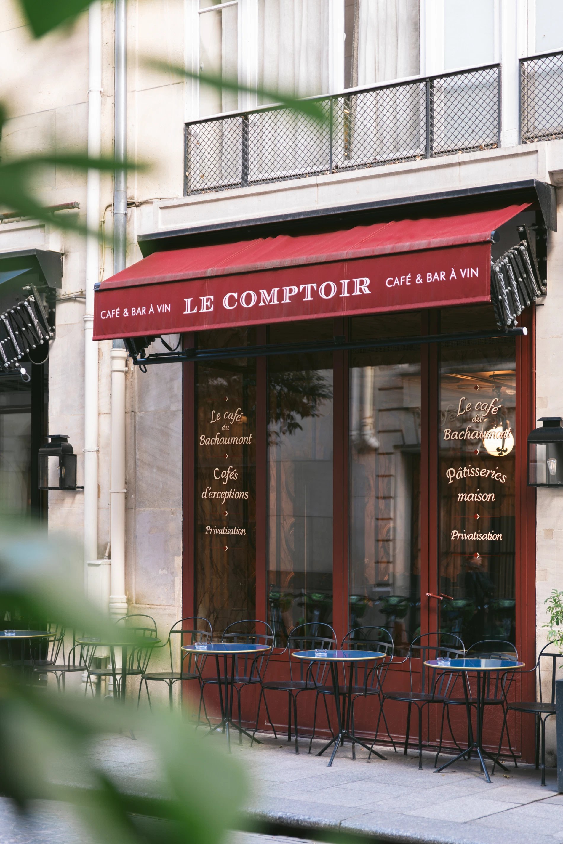 Hôtel Bachaumont | Outside the bar Le Comptoir