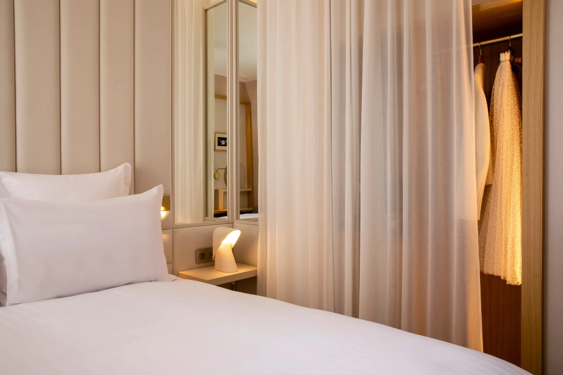 Hôtel Beige Chambre Classique Penderie