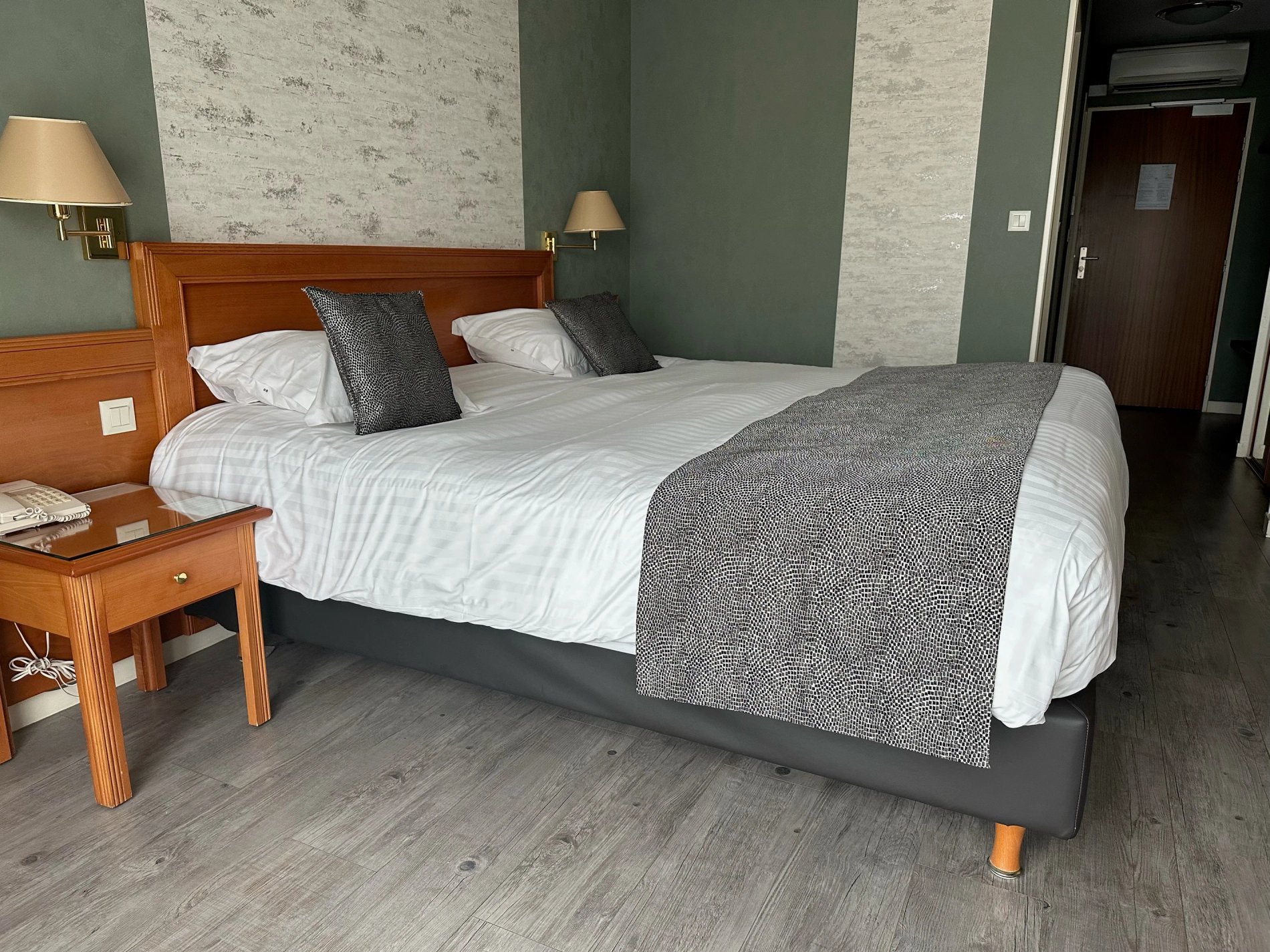 bc5751b2-9b0a-4ccf-83b4-ae83347254ae