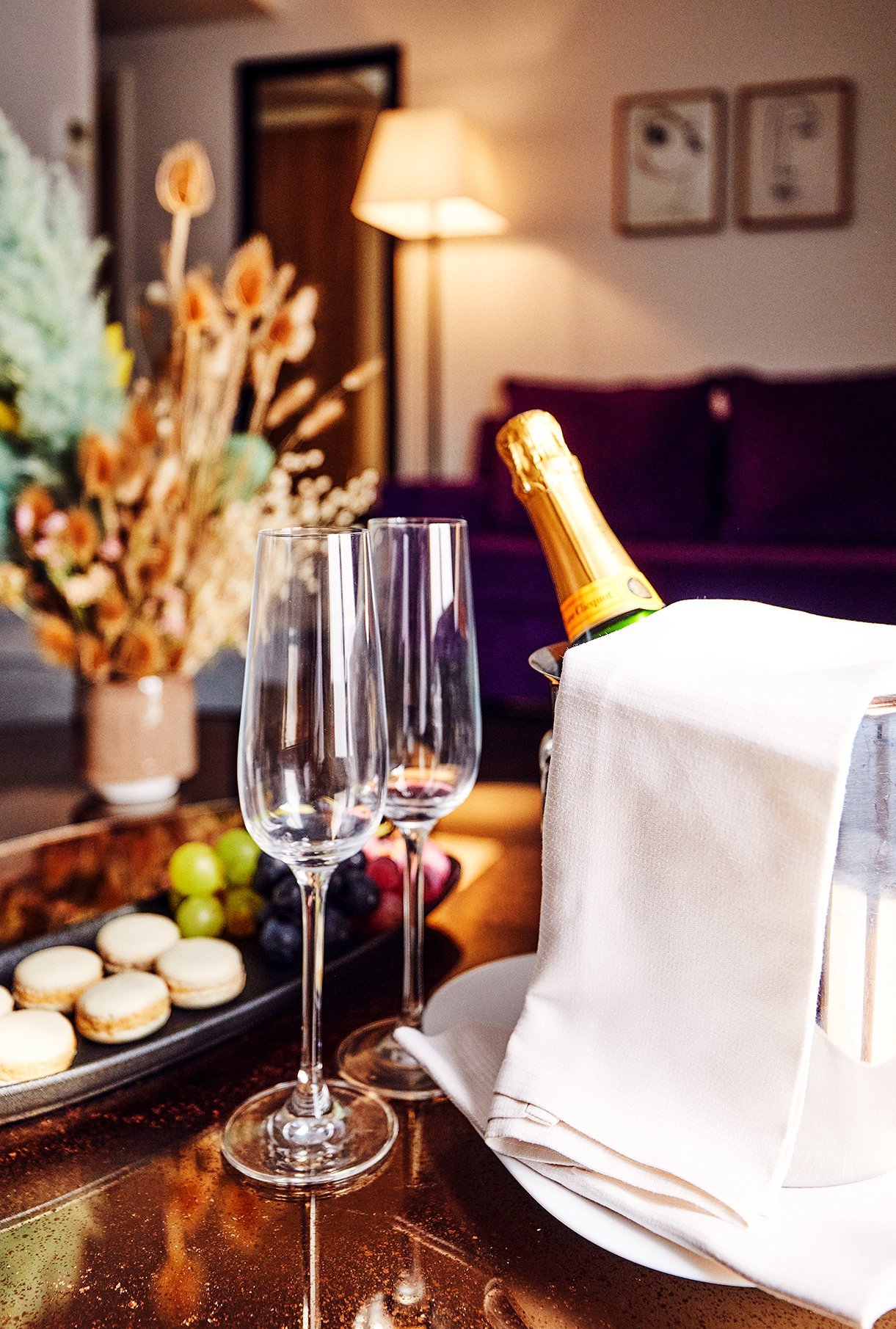 Plaza Tour Eiffel |  Interior | Customer reception
