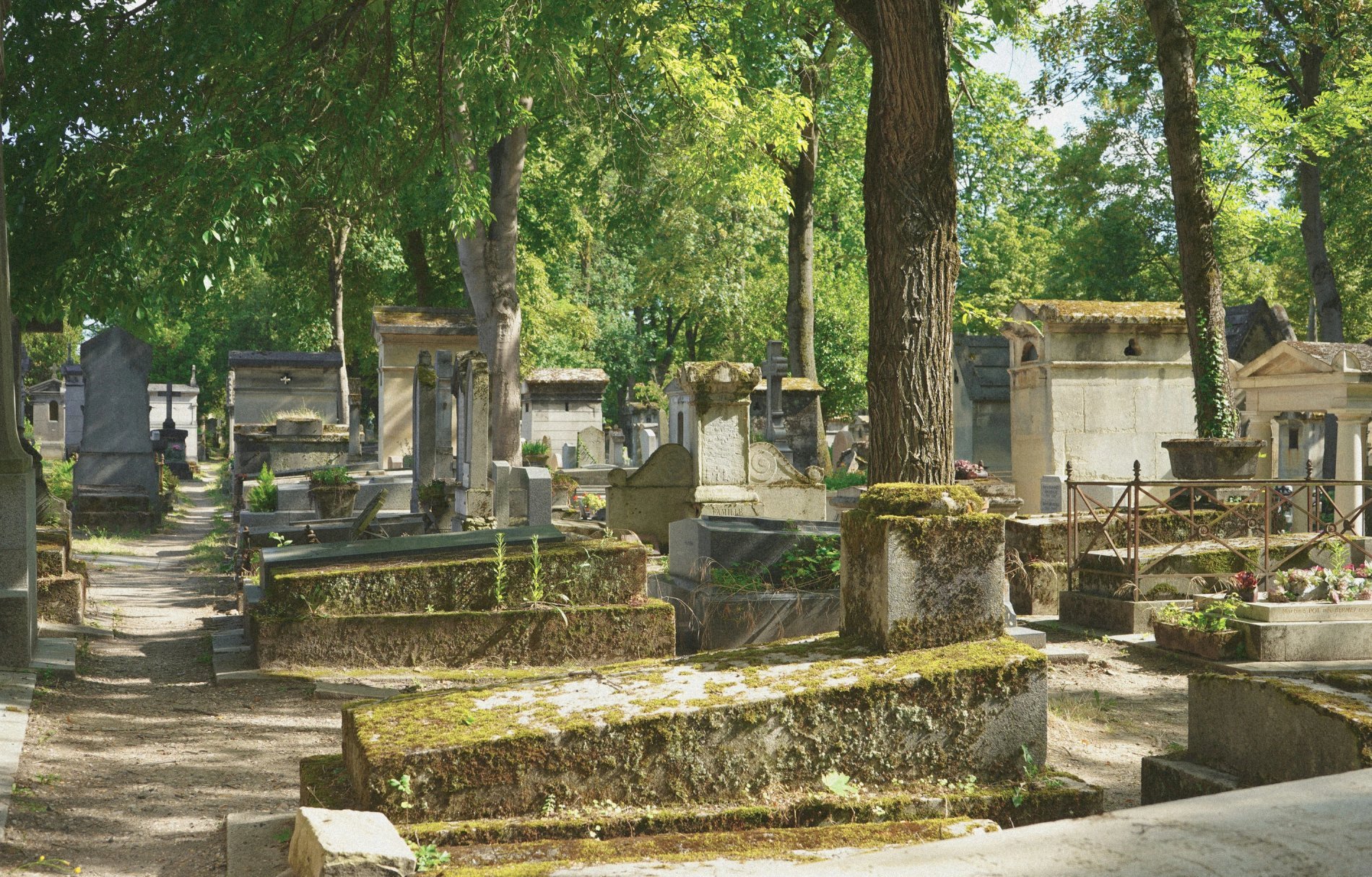 Gardette Park Hotel | Cimetière Père Lachaise