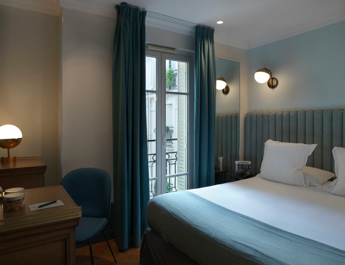 A view of the Petite Suite on the 23rd floor - Picture of Paris