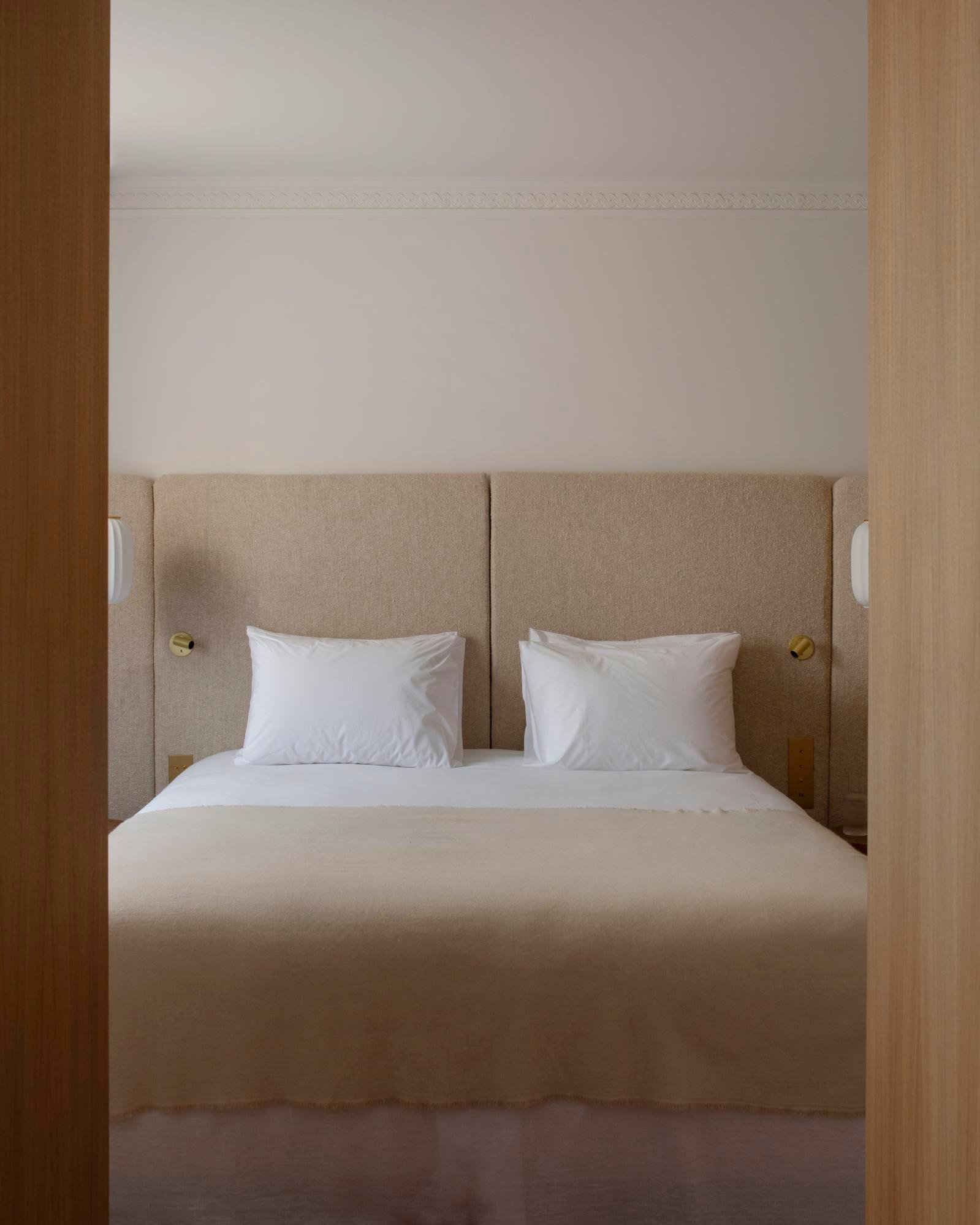 Nuage Champs-Elysées | la Suite bedroom and lounge