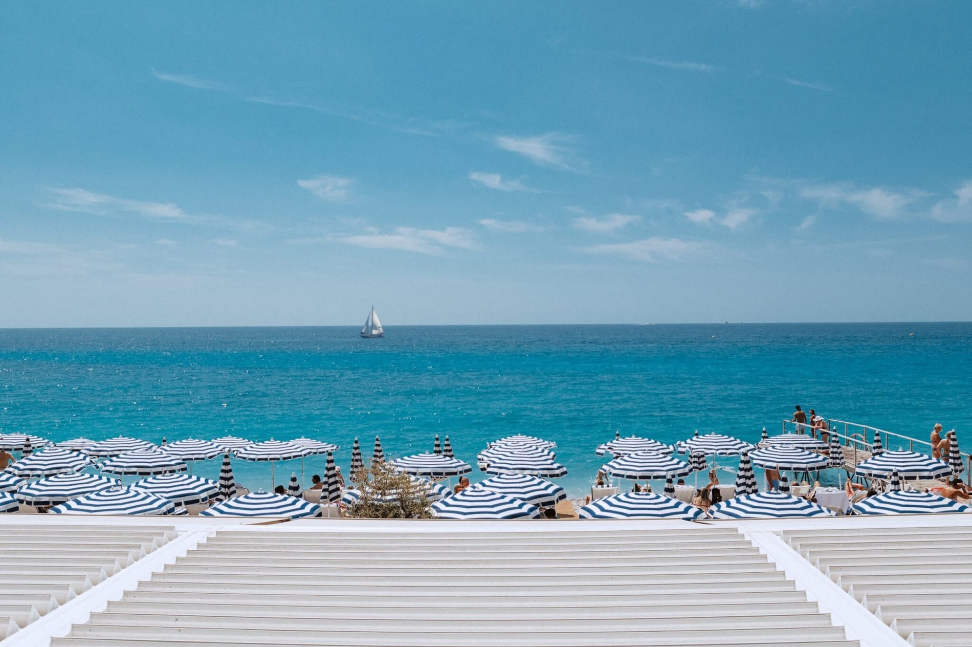 Maison Albar Le Victoria | Beach hut and parasols: seaside atmosphere.