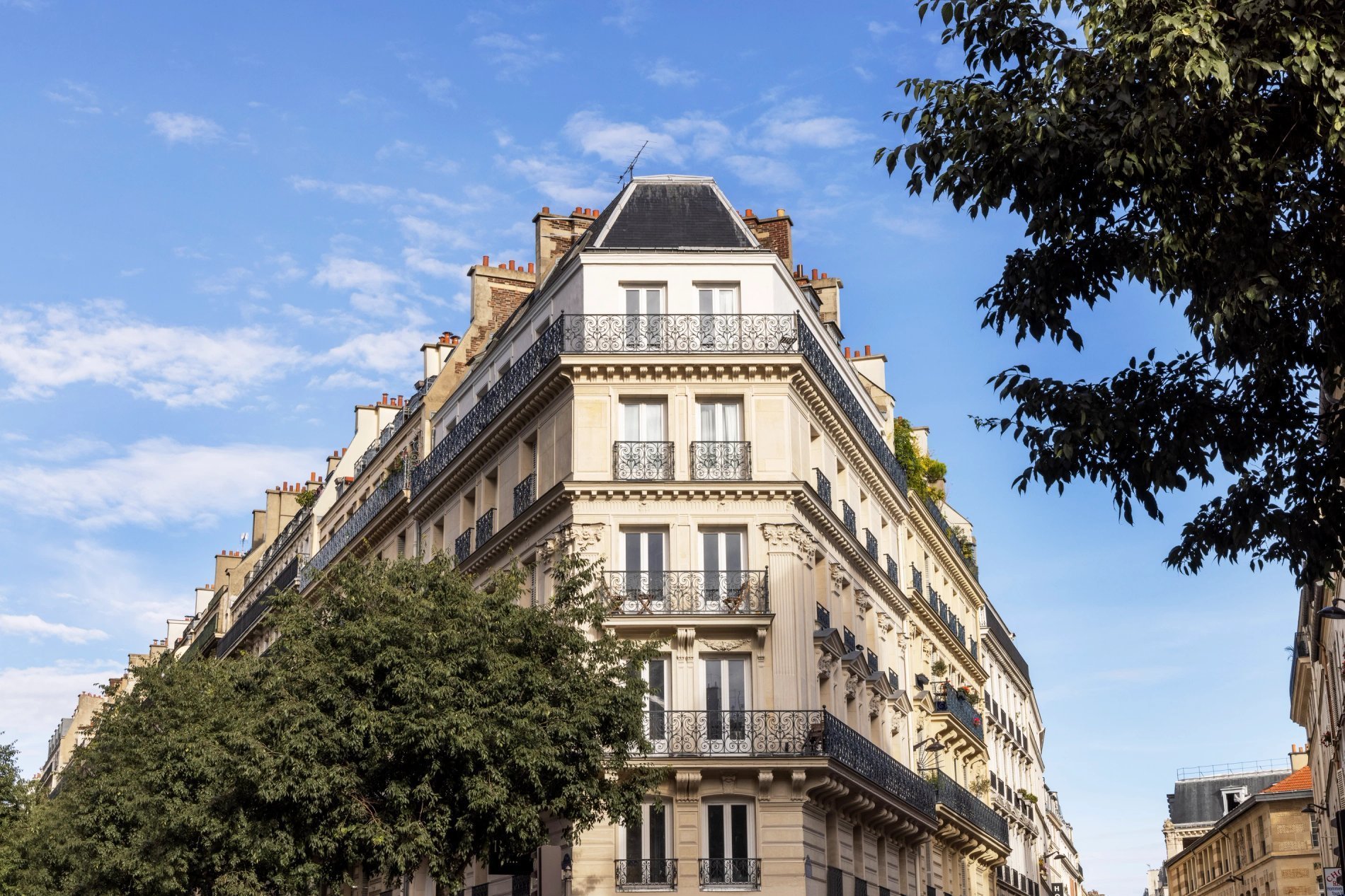 Hotel Beige Facade