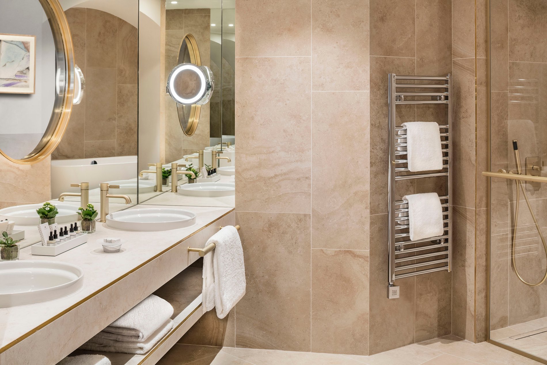 Maison Albar Hotels L'Imperator bathroom suite