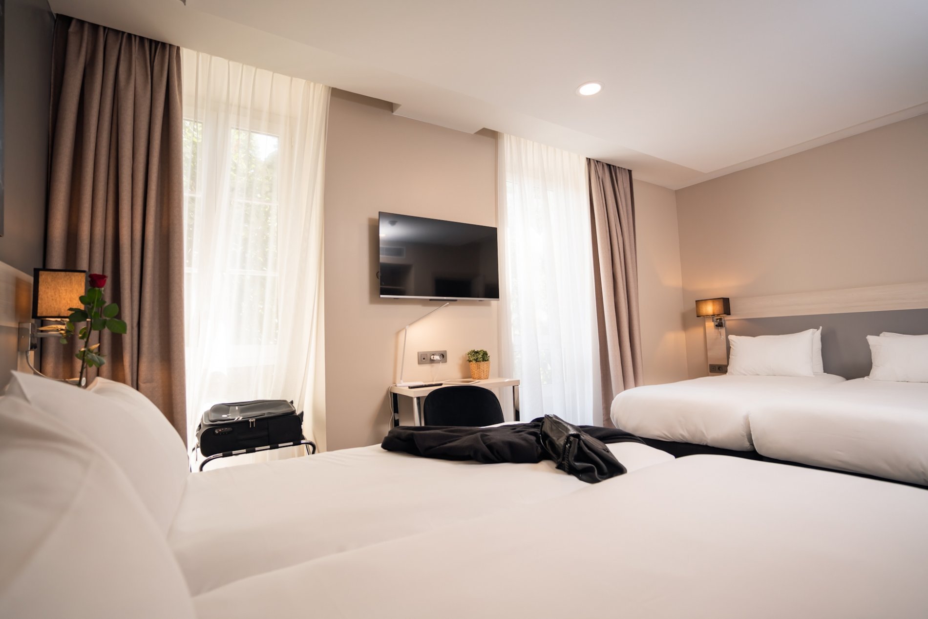 c1cefc5d-d354-4a5a-8e9b-88a05213a41b