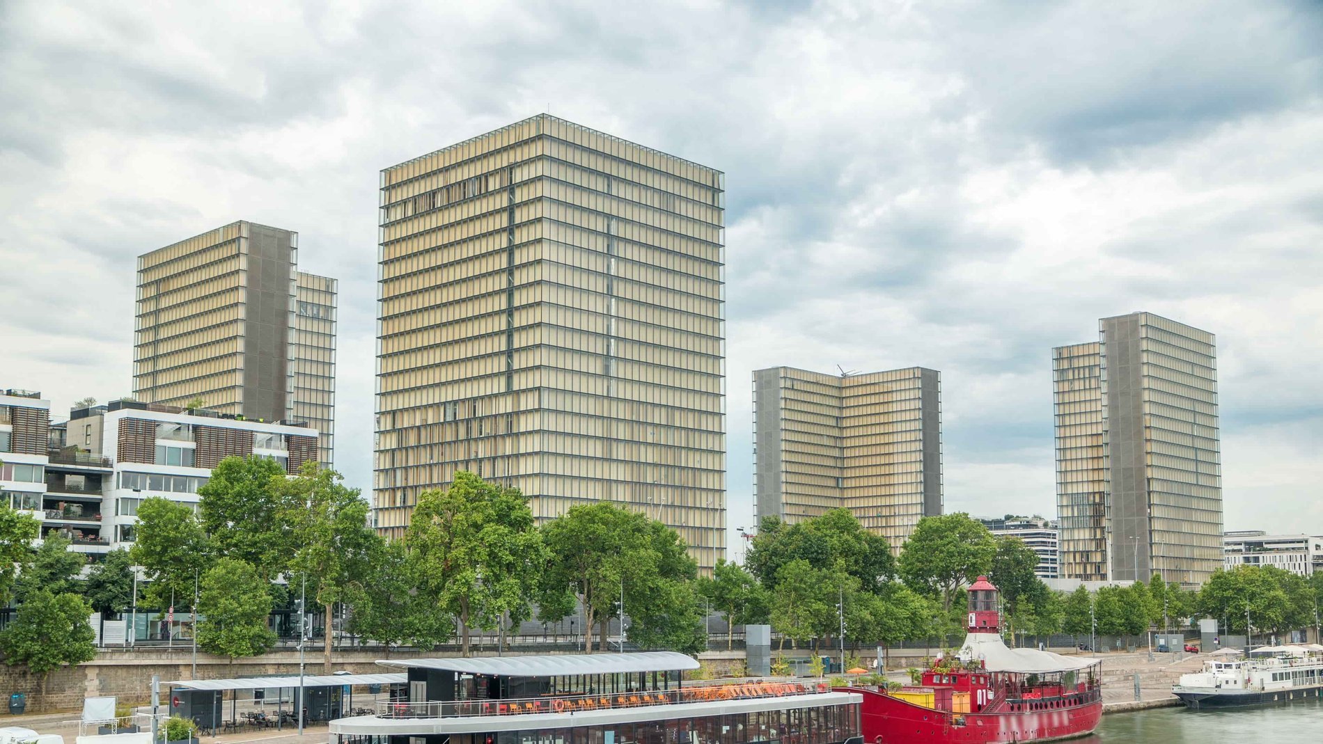 Bibliotheque Nationale de France - 9 hotel Bastille-Lyon Paris 12