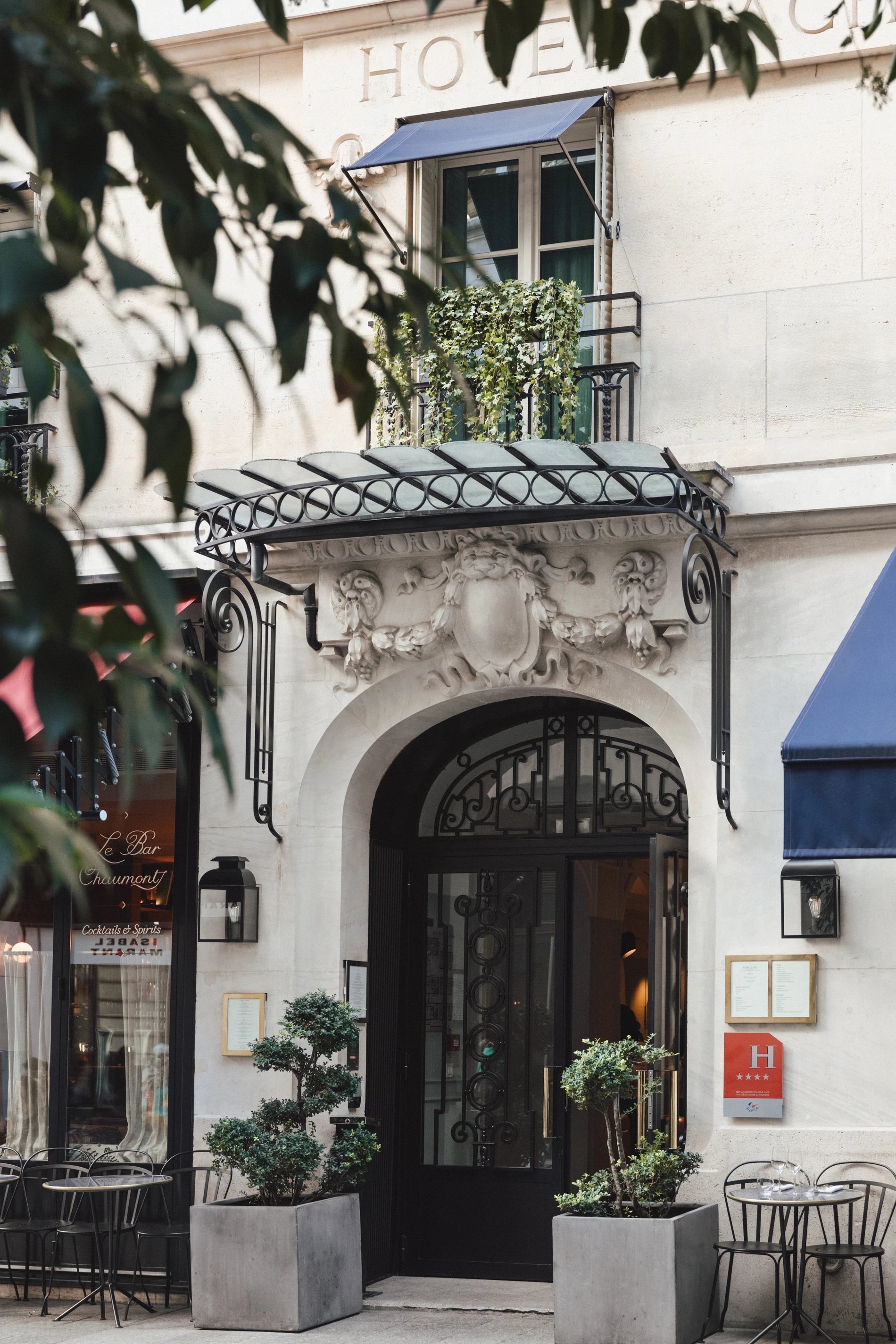 Hôtel Bachaumont | Exterior entrance to the hotel