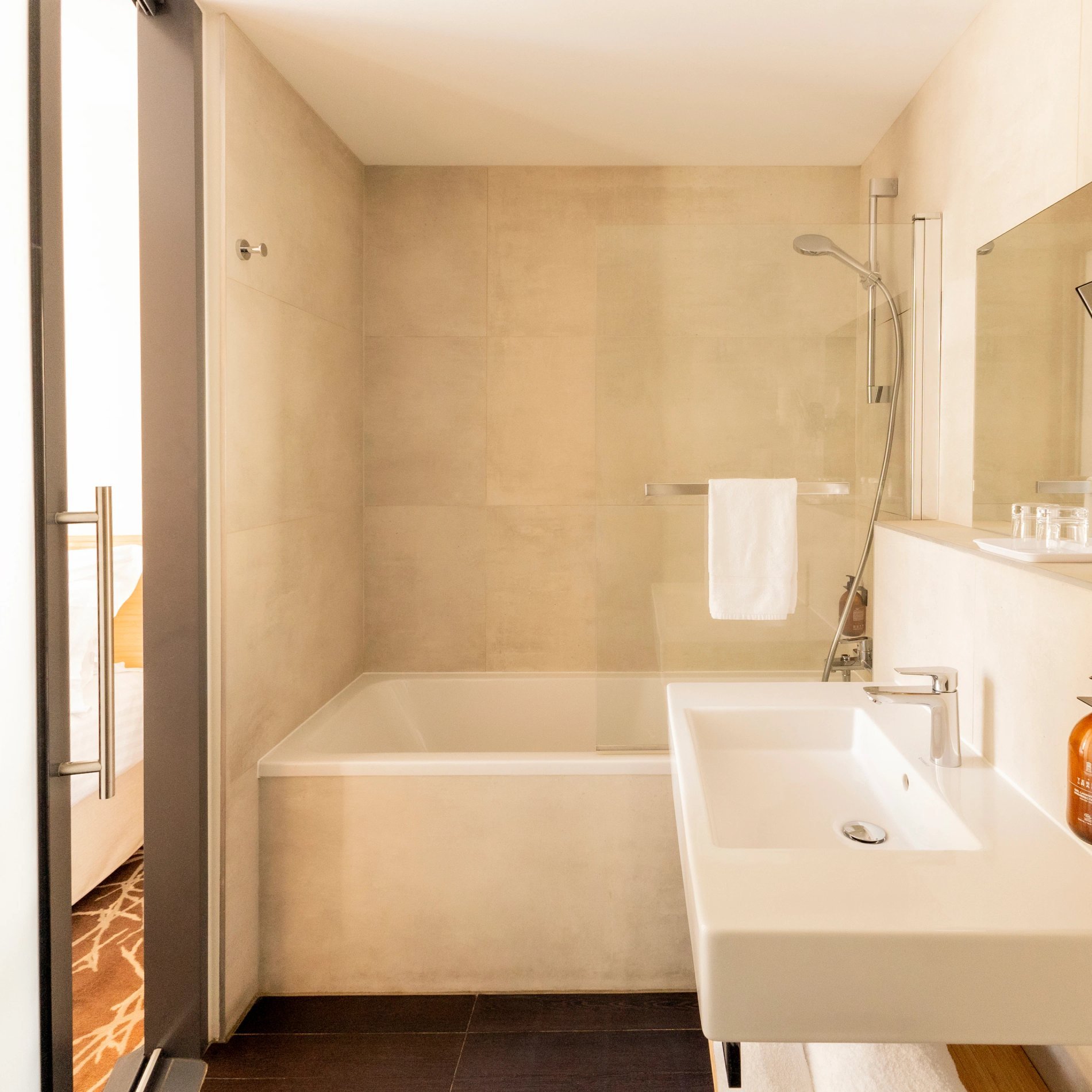 c4a49c88-cdca-4c17-84e5-323f7354d19c