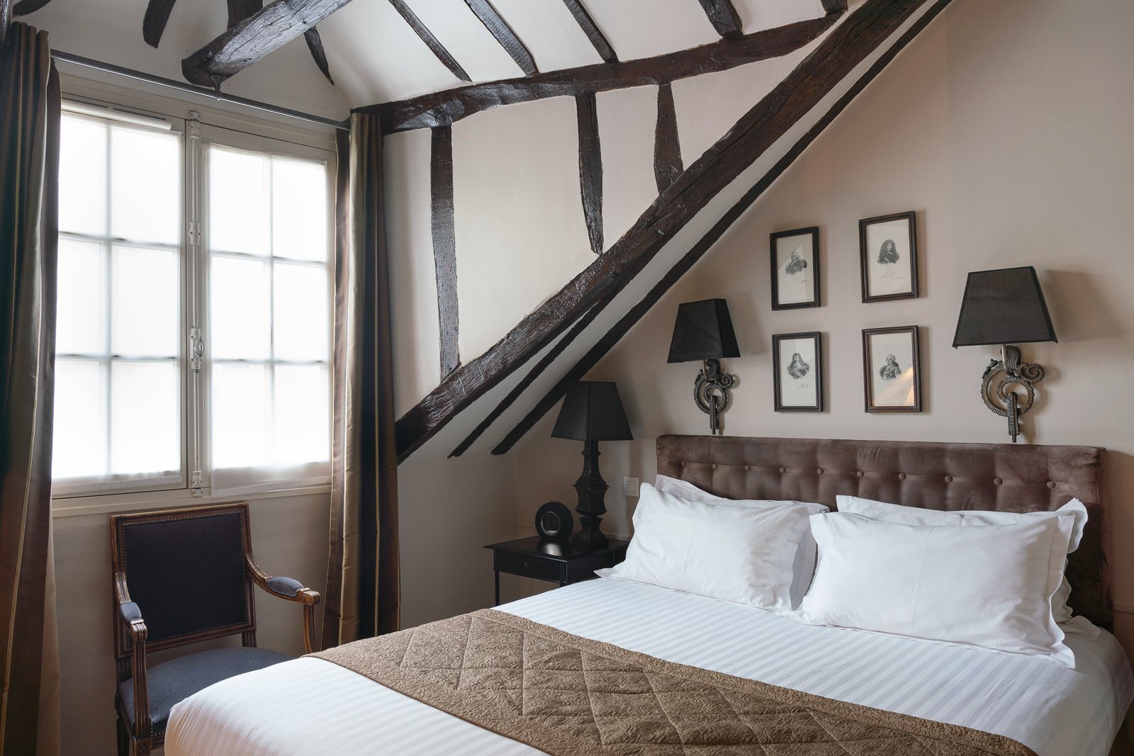 Romantic Stay in Paris - Hotel Saint-Louis Marais
