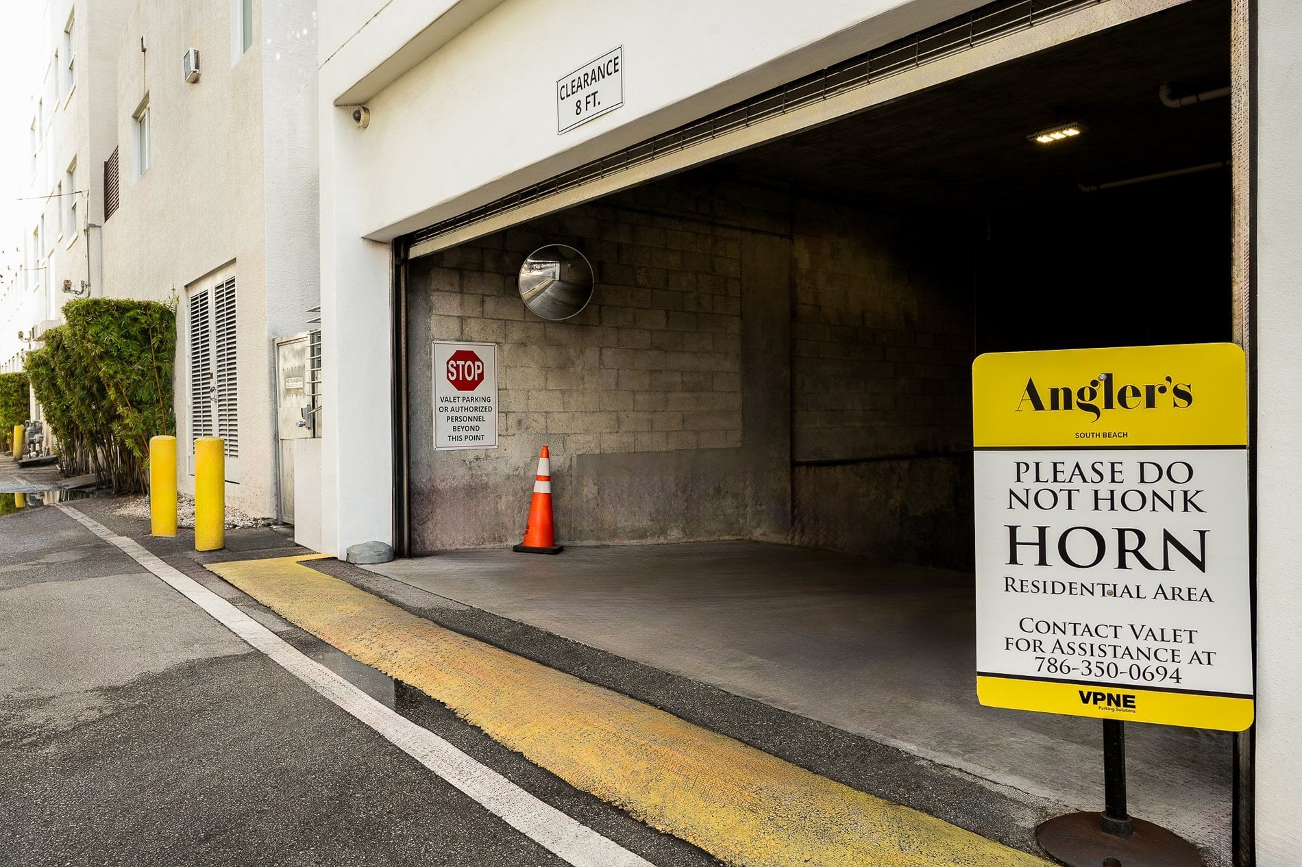 Luxury Boutique Hotel Miami Beach - Parking - Angler's Hotel South Beach