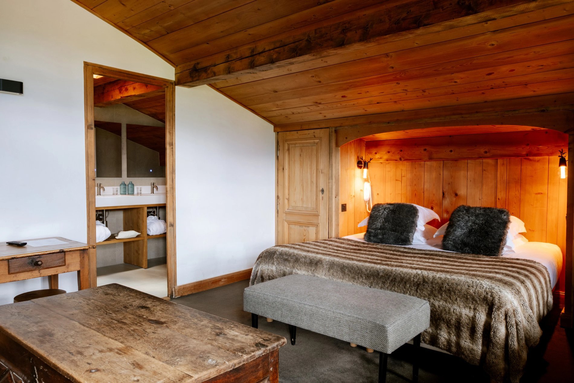 c5d231d9-d3e9-424f-b700-9925b2f18b37