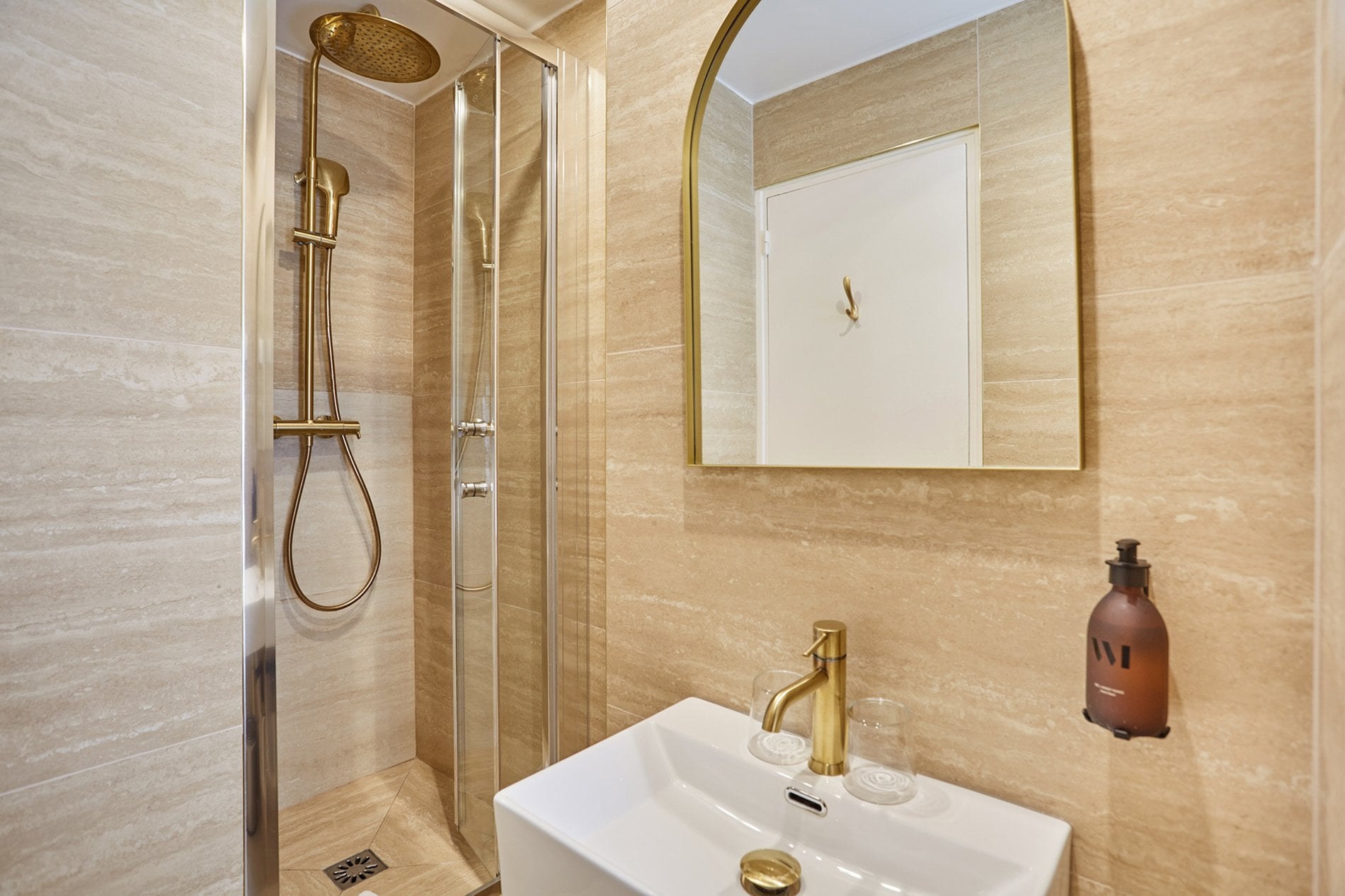 c5d8e02a-7e44-4e98-b6a7-7756ce85328b