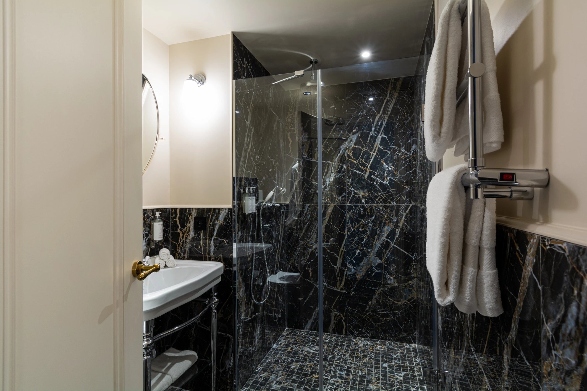 Hôtel & Spa Napoléon | Chambre Deluxe Salle de bain Douche