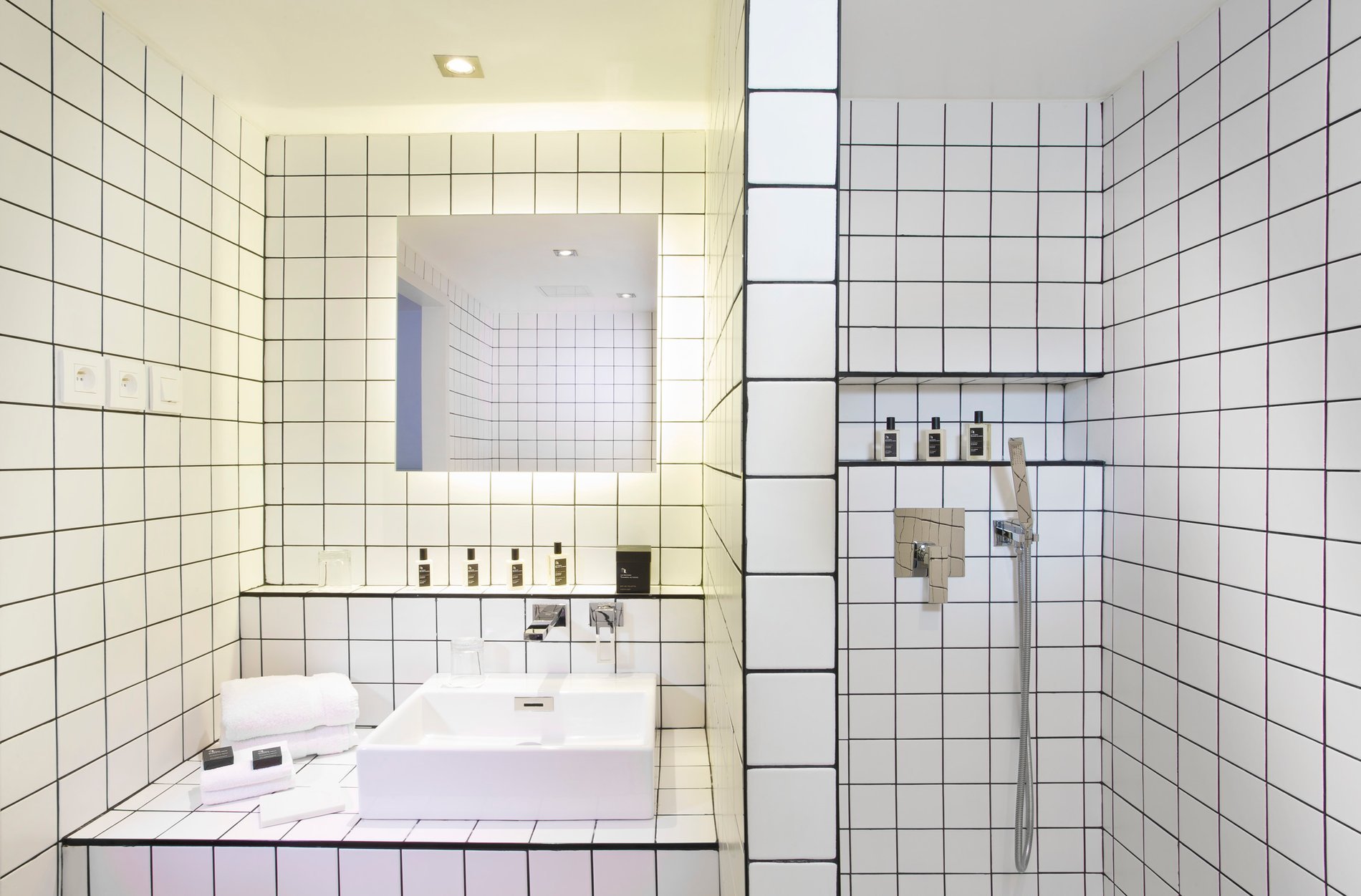 La Maison Champs Elysées | Bathroom Deluxe Couture