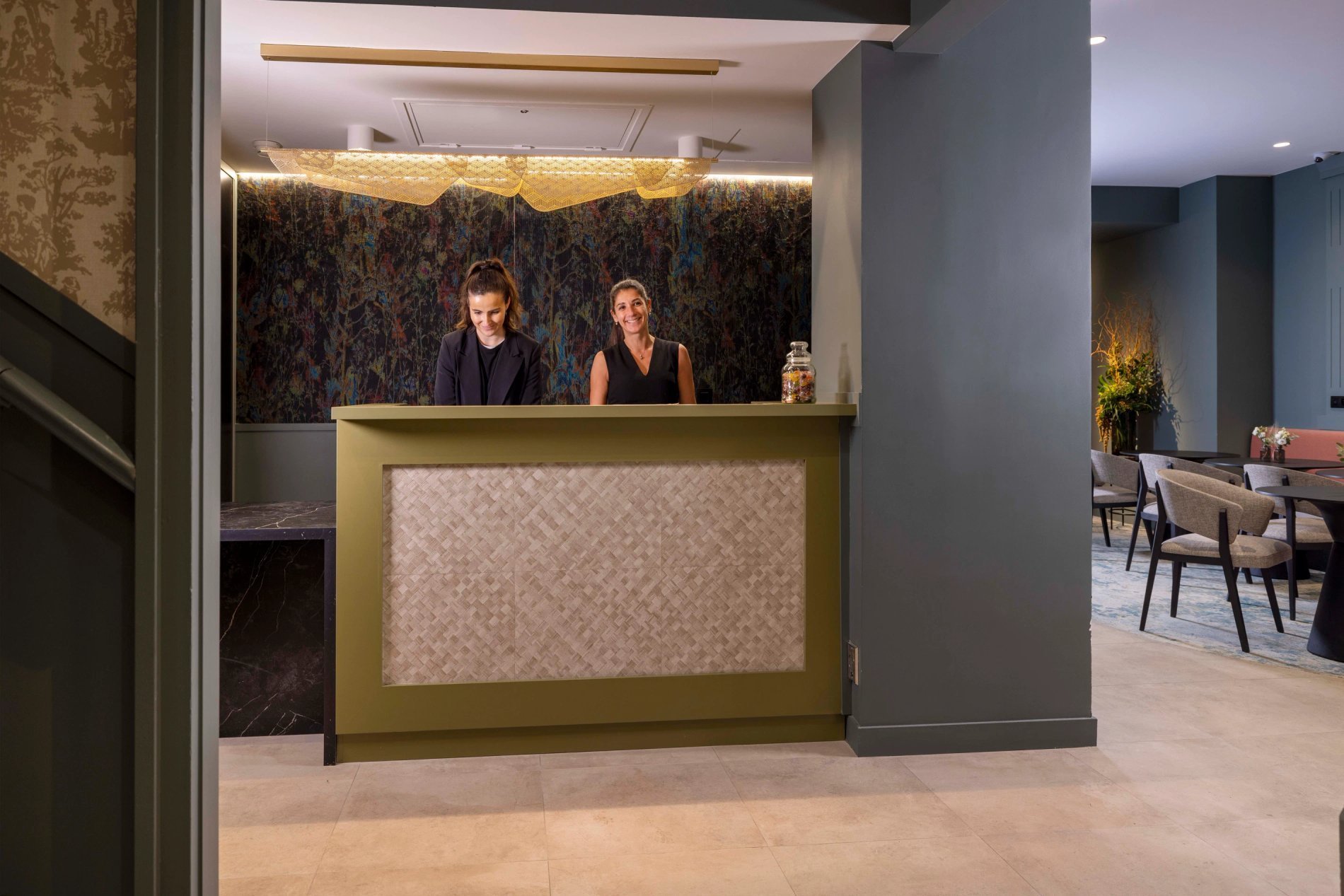 c97a8b40-f6f7-498c-99a9-791a15698eb5