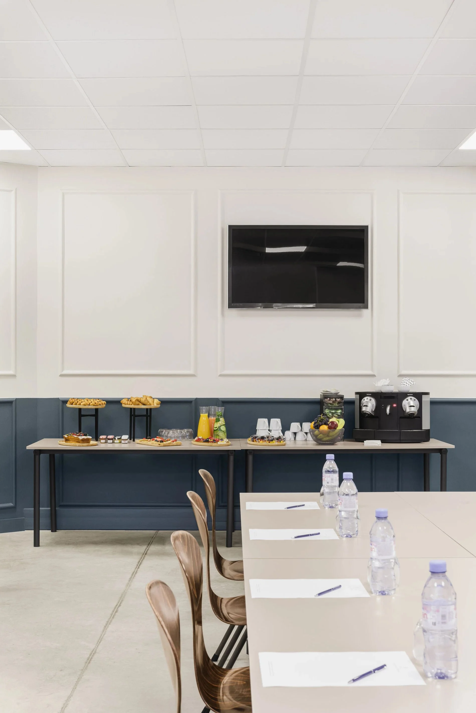 Hôtel Bachaumont | Seminar room with sweet buffet