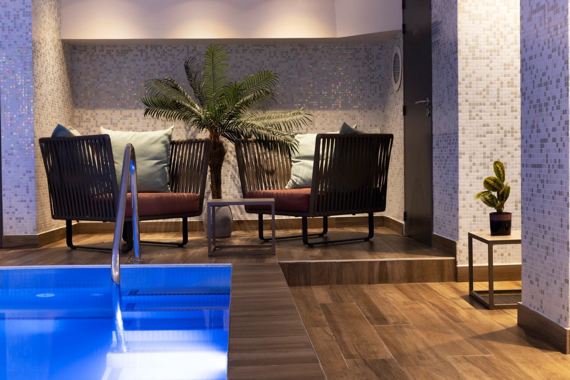 Hotel Les Matins de Paris Spa Pool