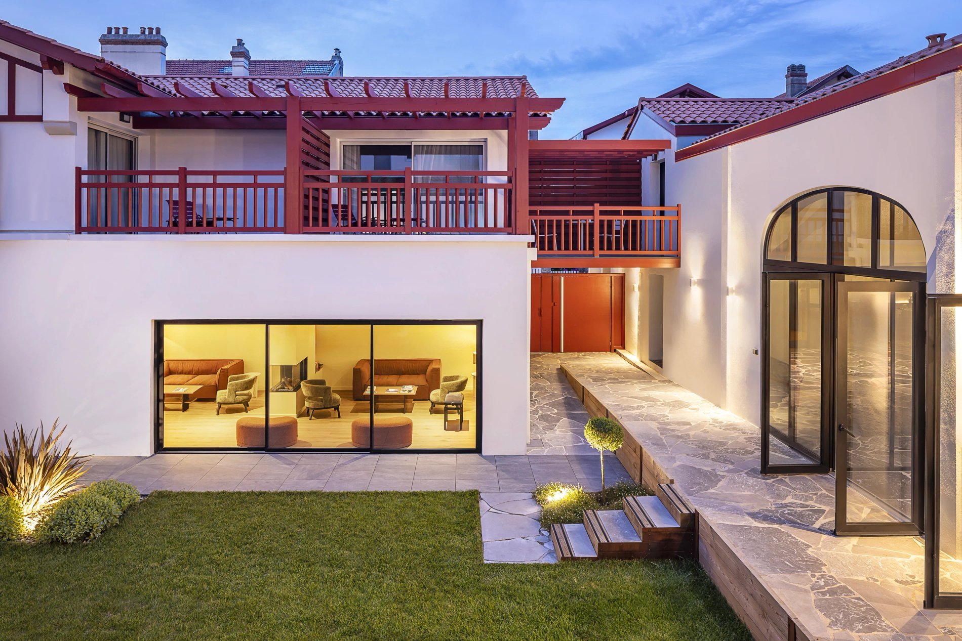 cb163a6c-75bd-4b30-aa15-ace4486c0aa4