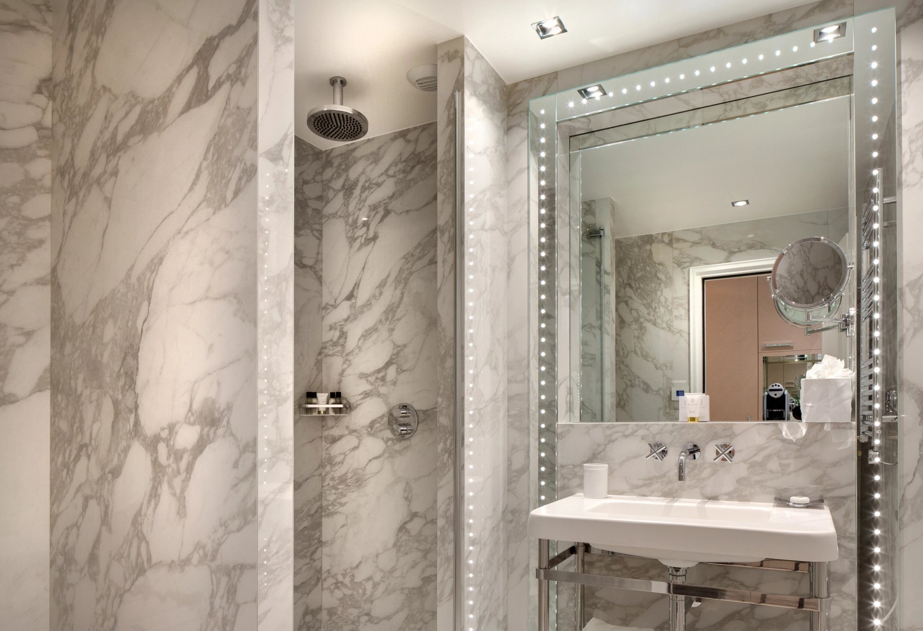Hôtel Bowmann | Bathroom of the Superior room