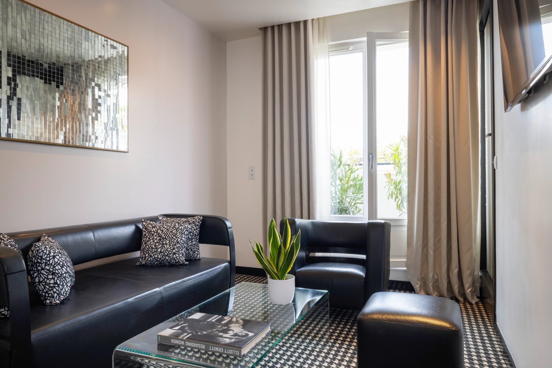 Hôtel Félicien Suite Terrasse Jacuzzi Sky Salon