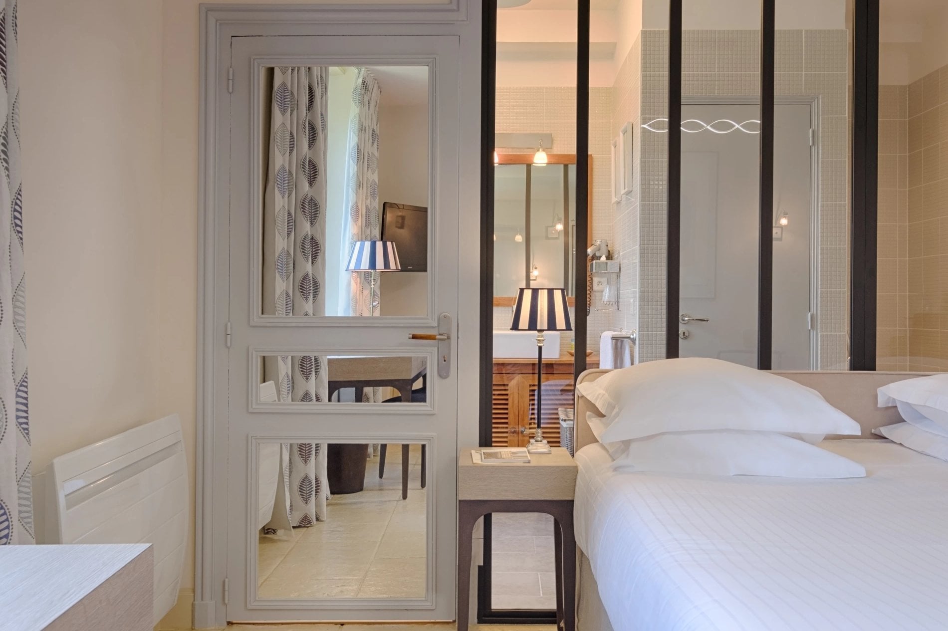 ccc0f0da-8c4f-407c-80cc-41df226ed8b9