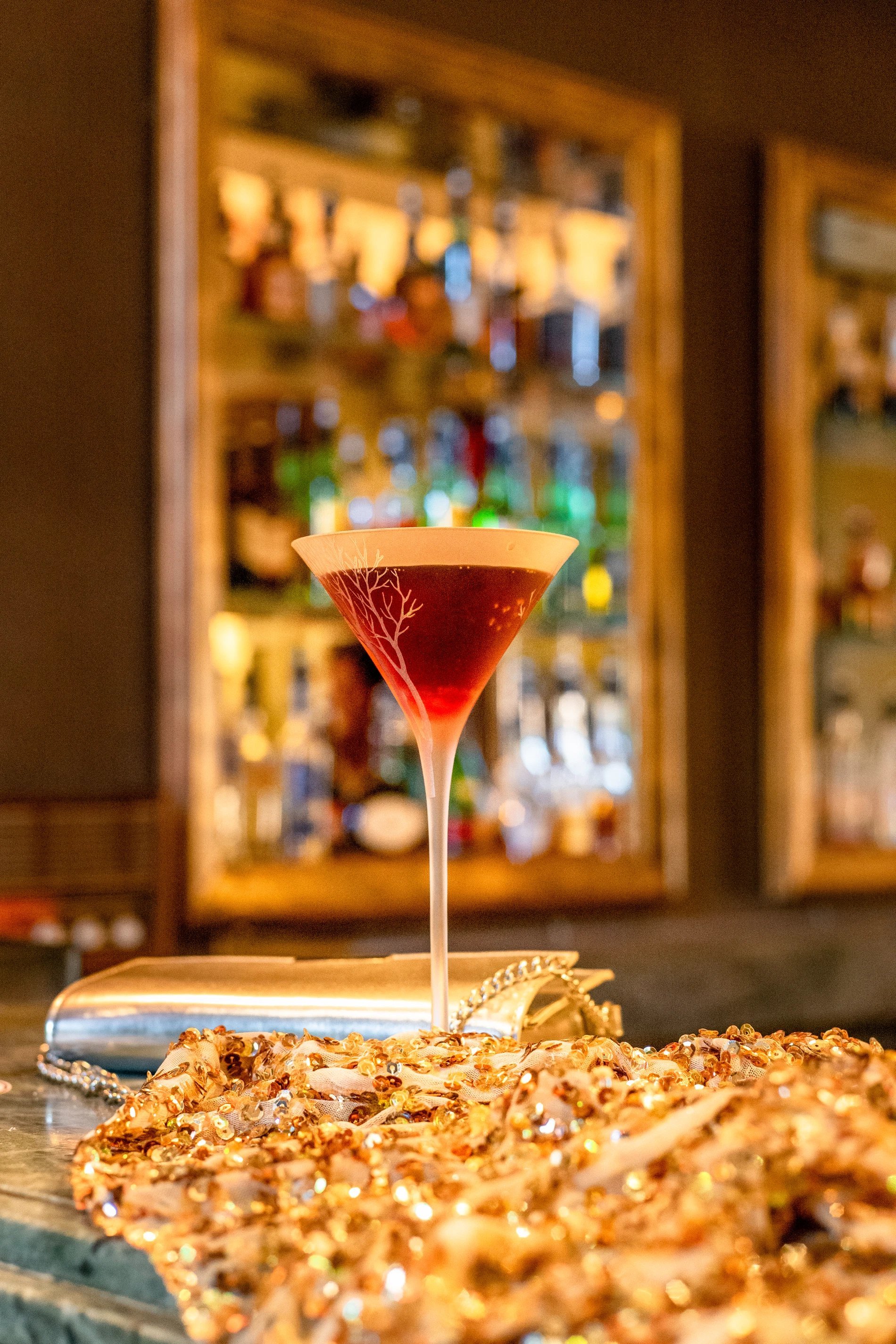 Cocktail raffiné au Bar Sinatra du Berbère Palace à Ouarzazate