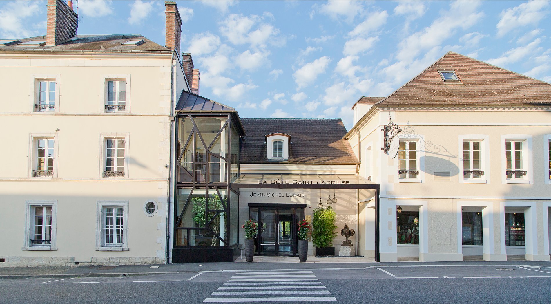 Bienvenue à la Côte Saint Jacques & Spa, Relais et Châteaux 5 étoiles en Bourgogne