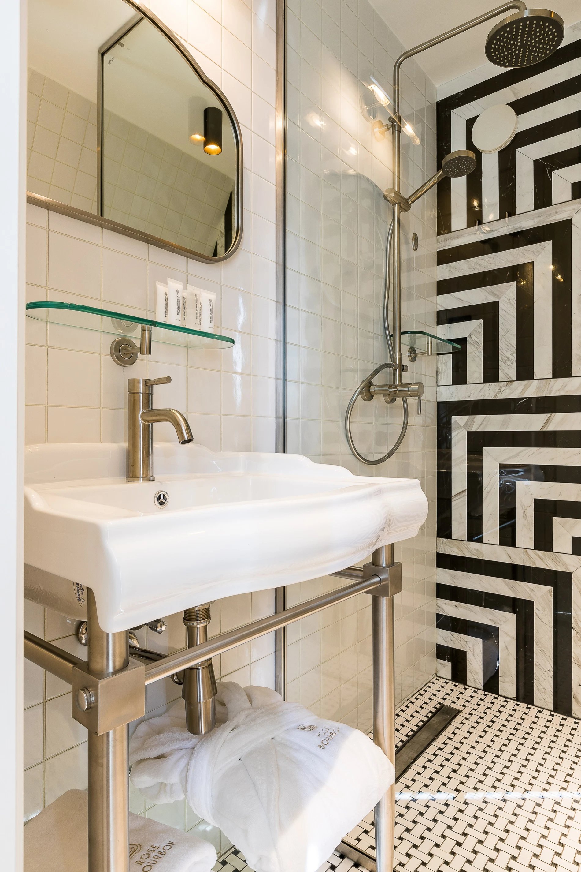 cd24b752-1f44-403f-b5a5-5e03f1f03a40