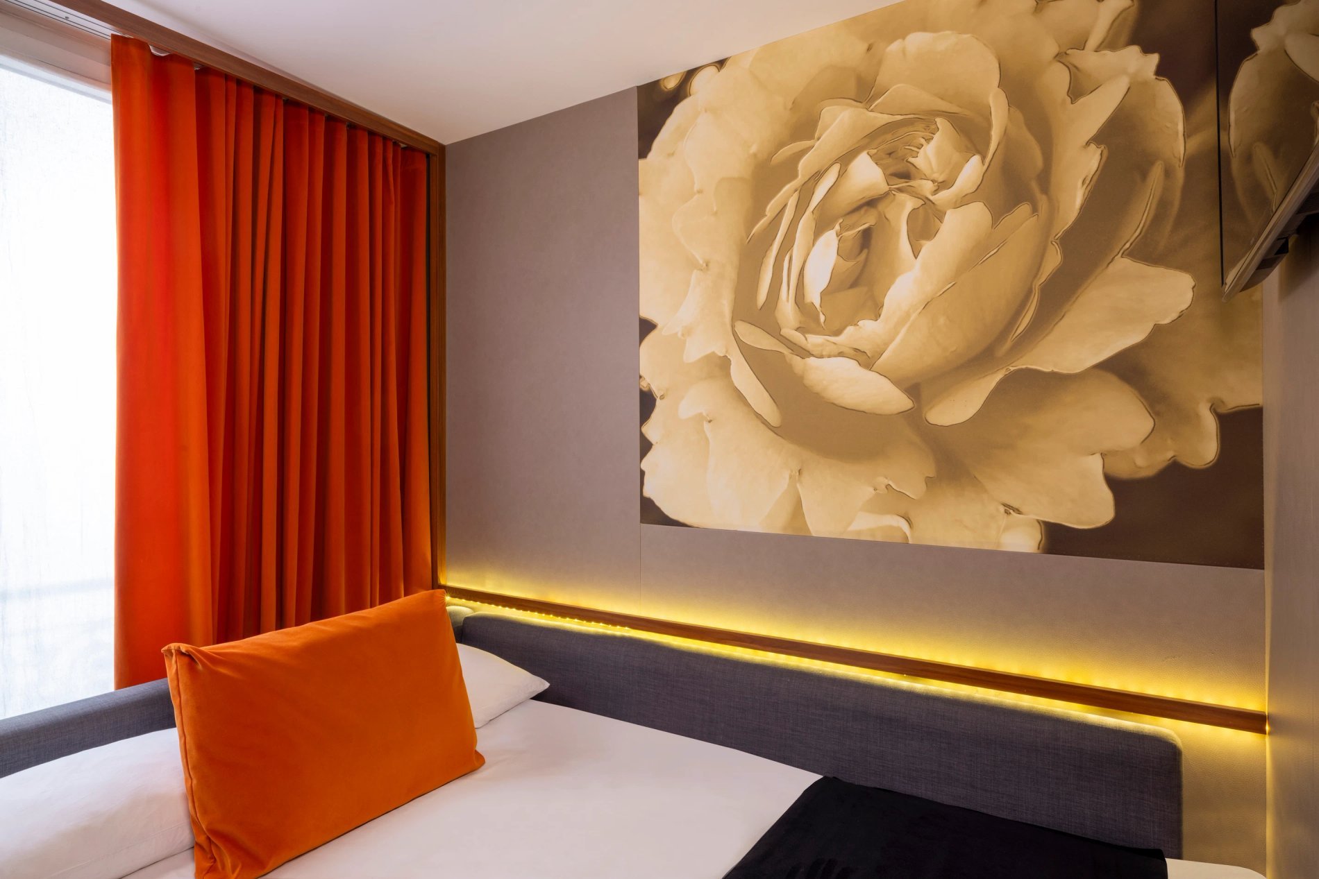 ce4fd366-e1b3-4399-96b2-4d43b1730602