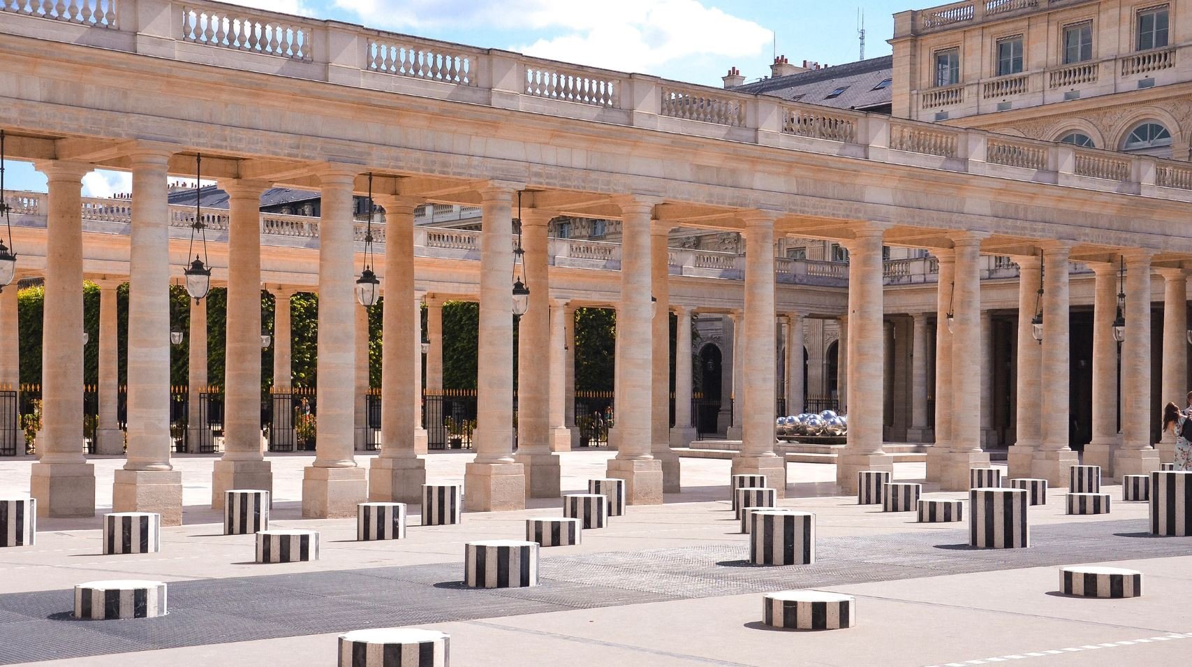 Grand Hôtel du Palais Royal | Colonne de Buren