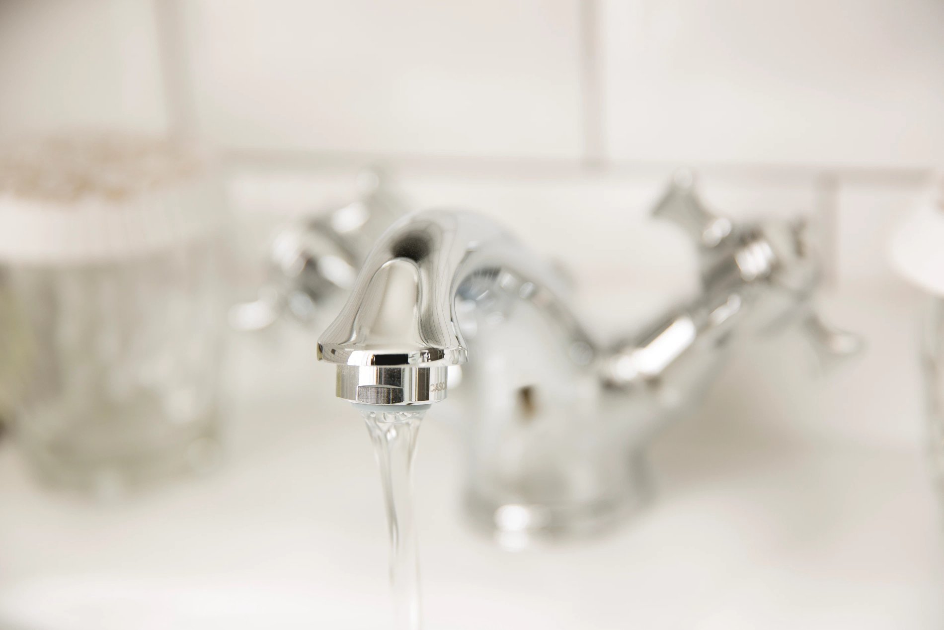 Hotel Whistler Double Room Bathroom