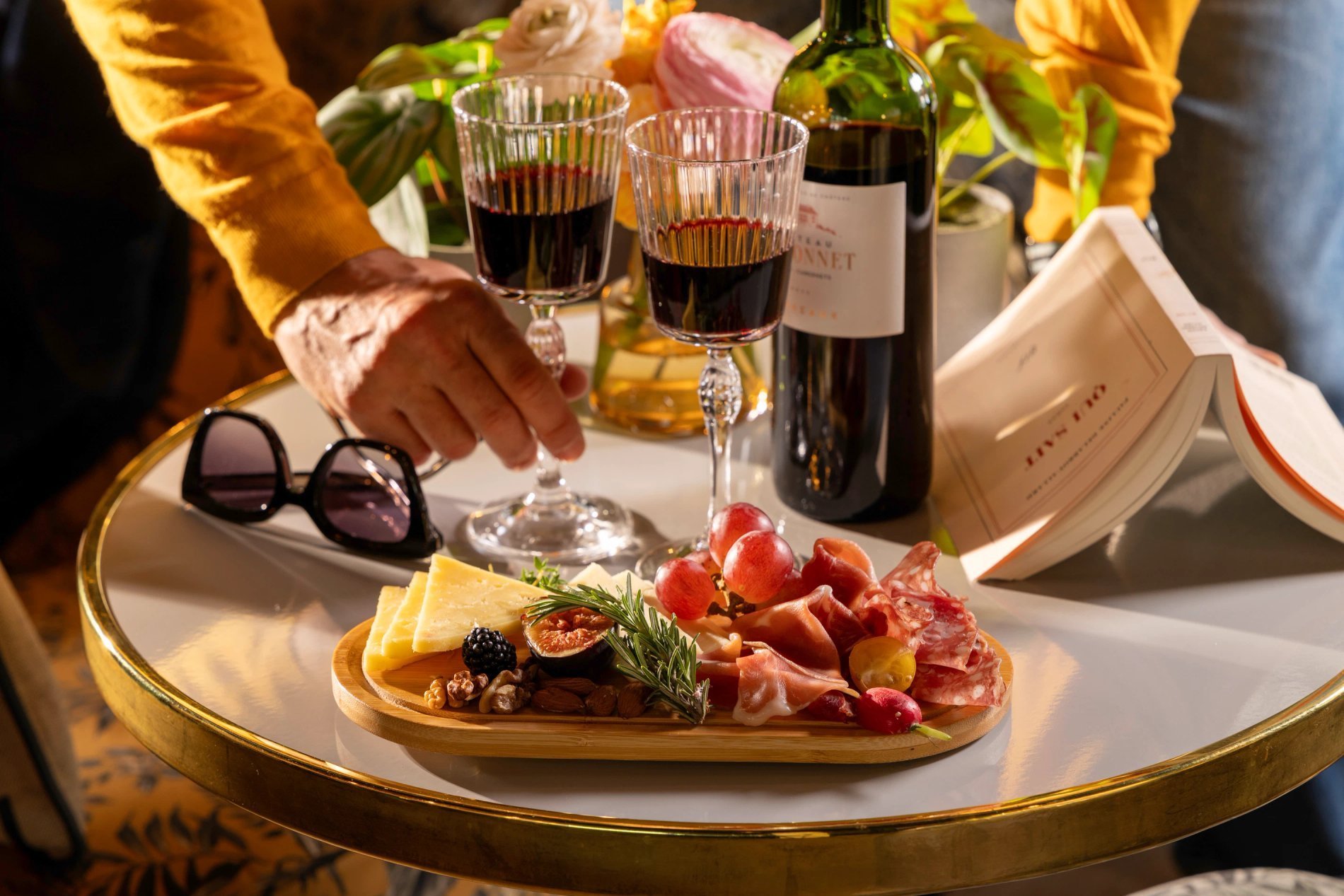 Hôtel Maxim Folies Room service Vin Apéritifs